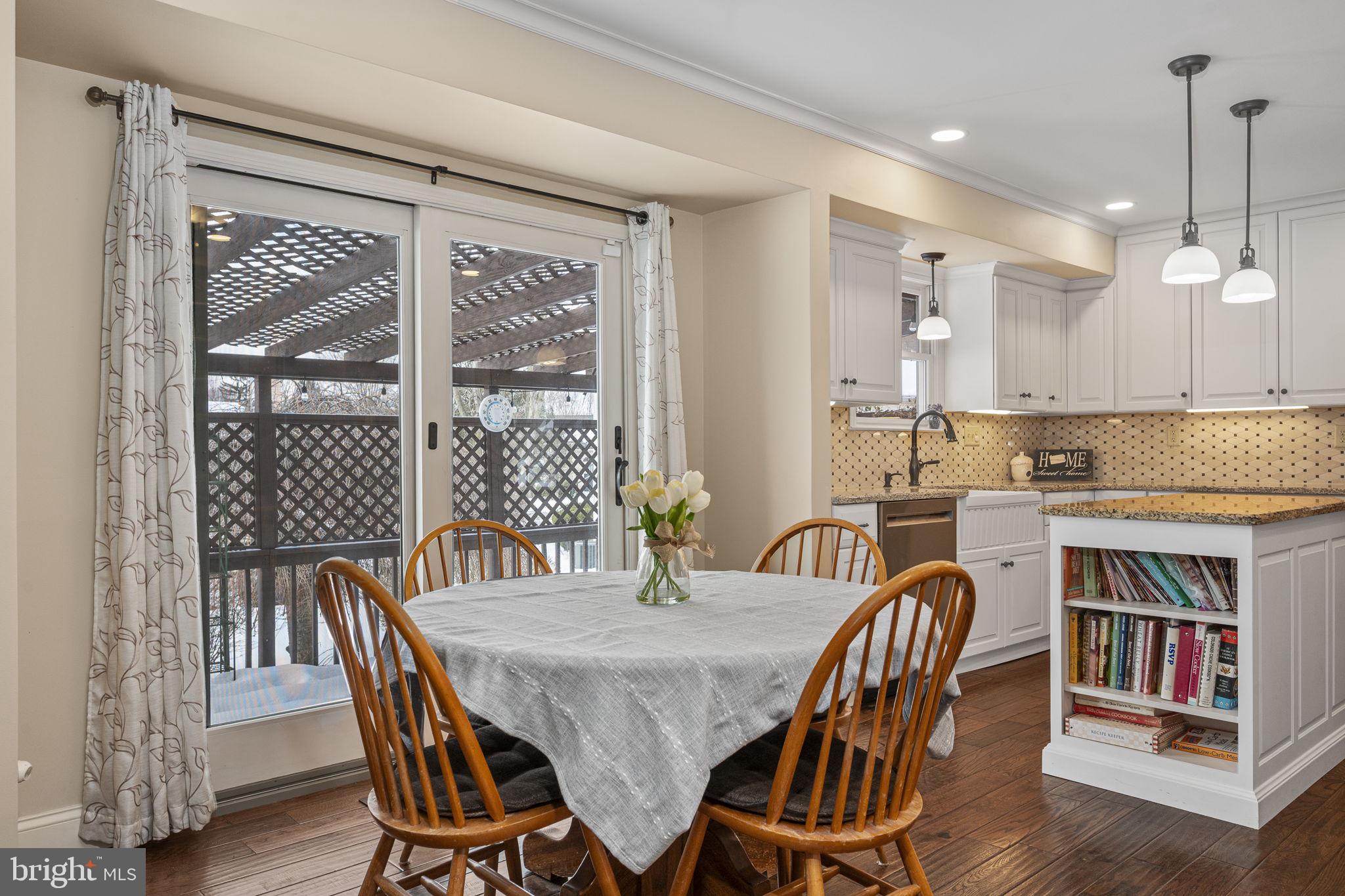 THE SEASONS - Residential