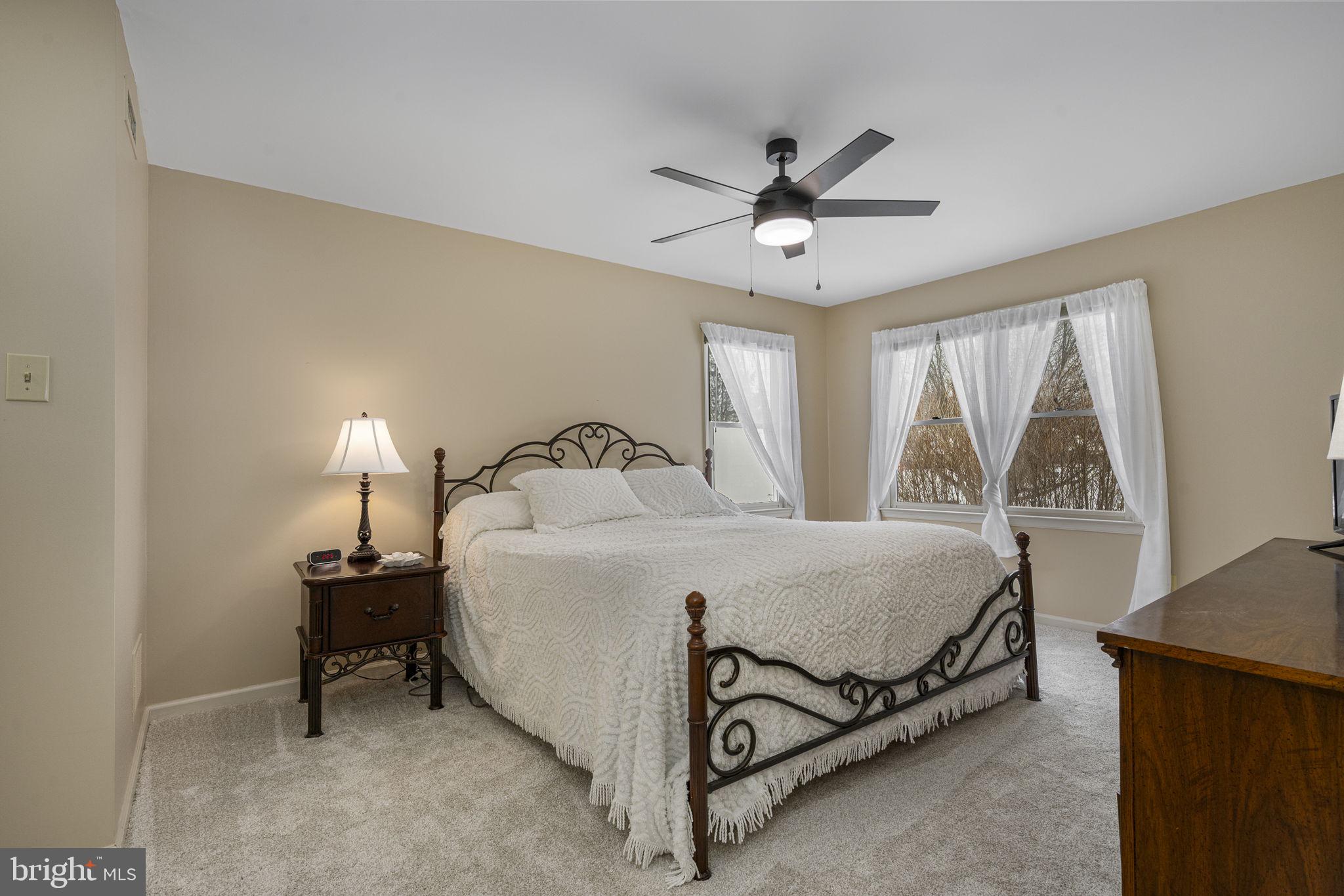 THE SEASONS - Residential