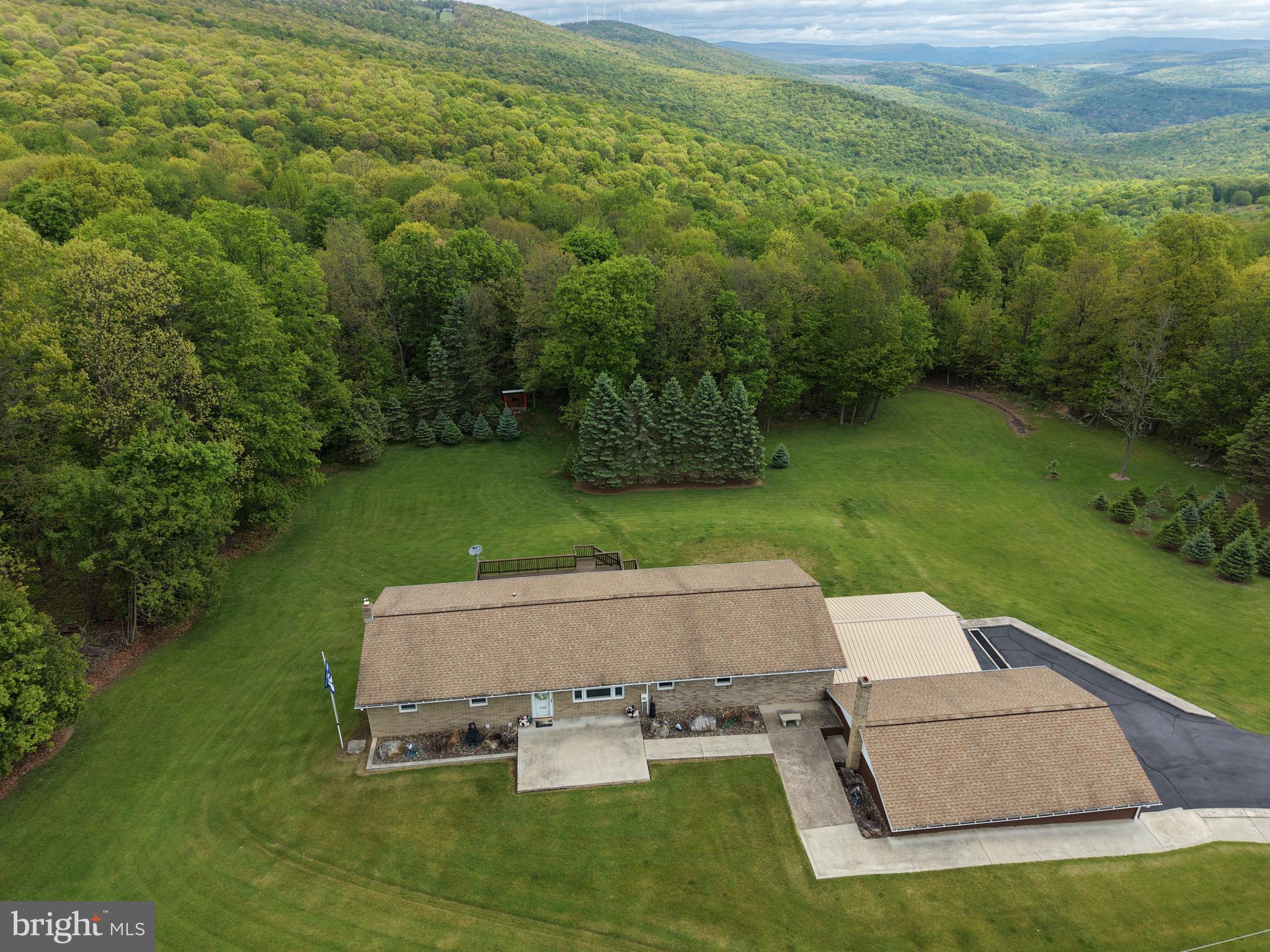 TRACT 1: 2.76+/- ACRES AT 230 GRANDVIEW DR