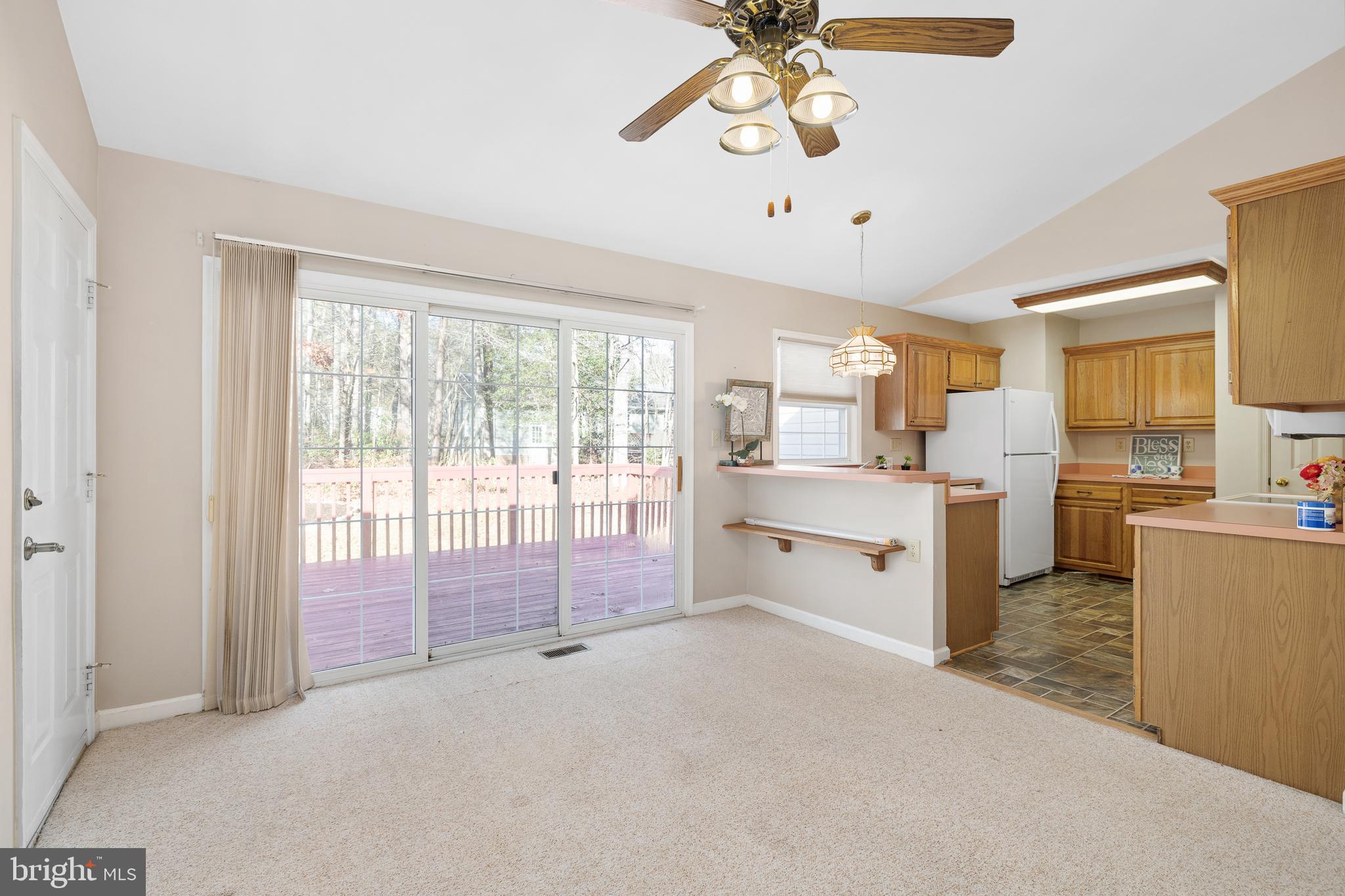 LAKE LAND OR - Residential