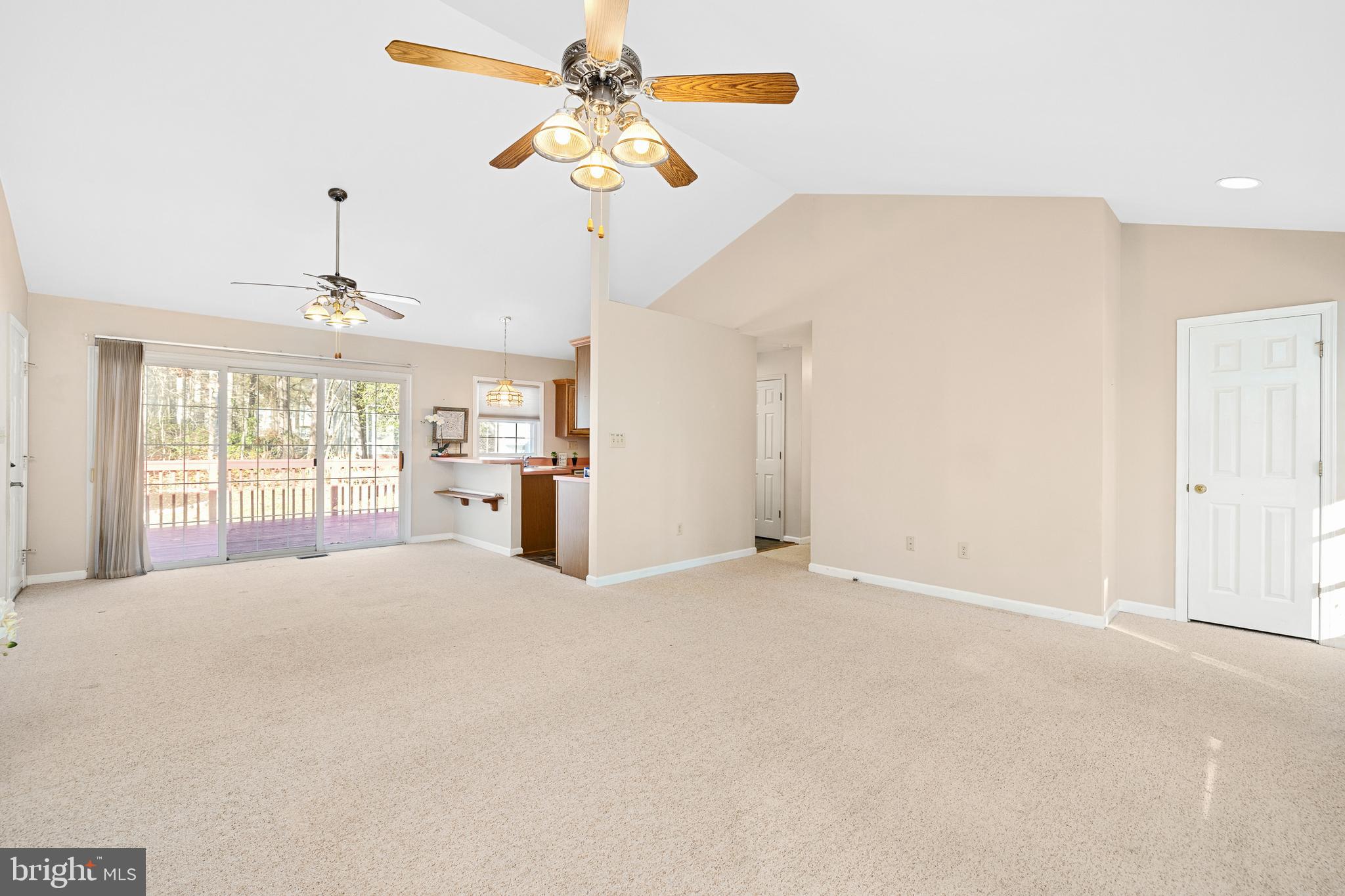 LAKE LAND OR - Residential