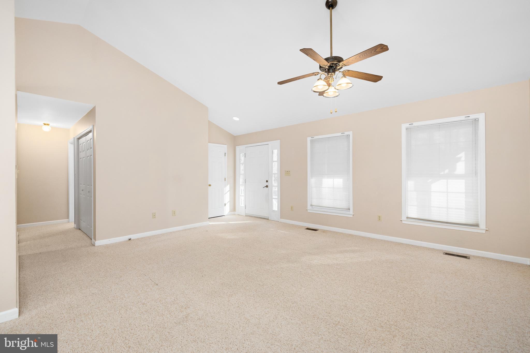 LAKE LAND OR - Residential