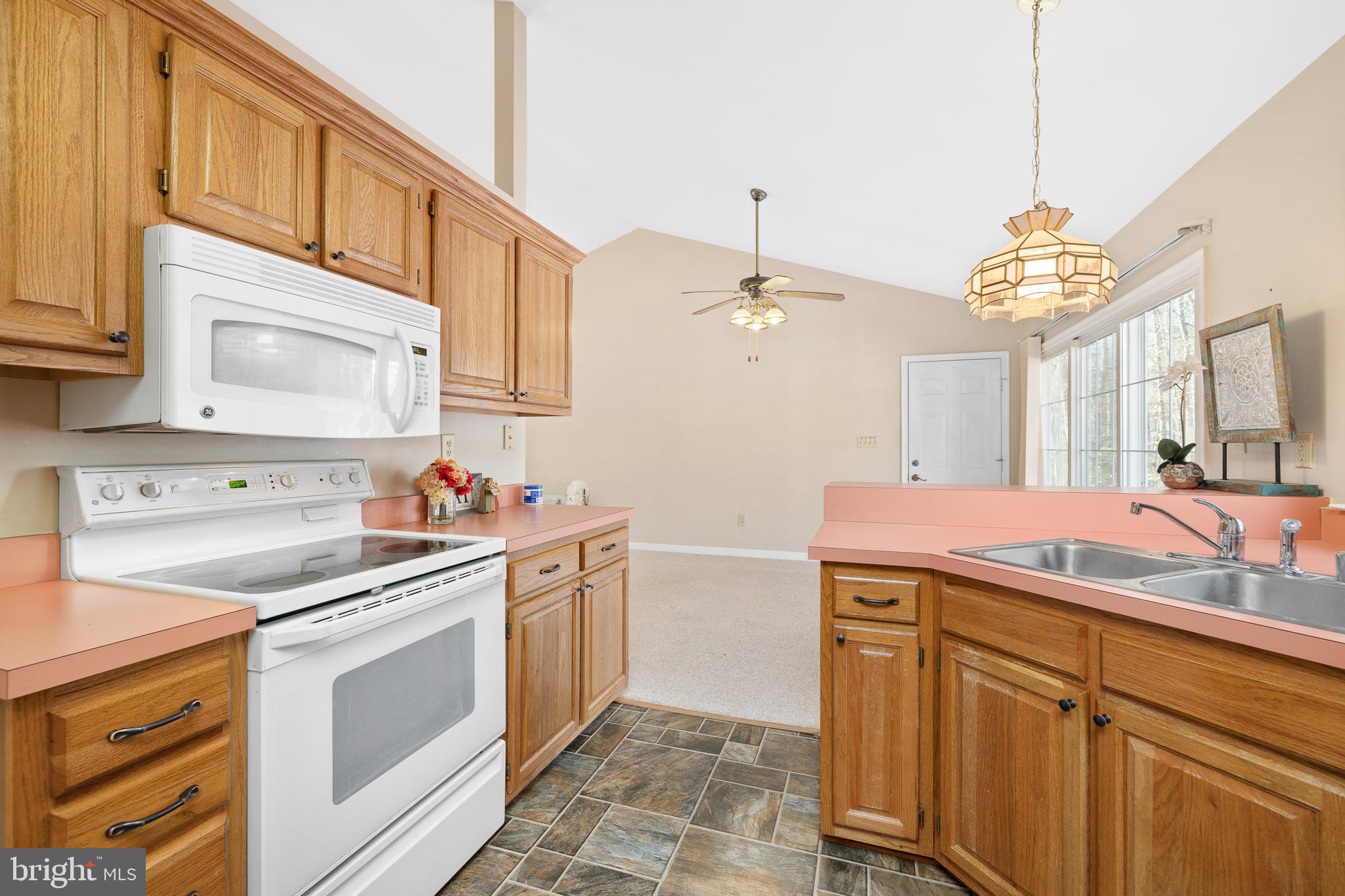 LAKE LAND OR - Residential