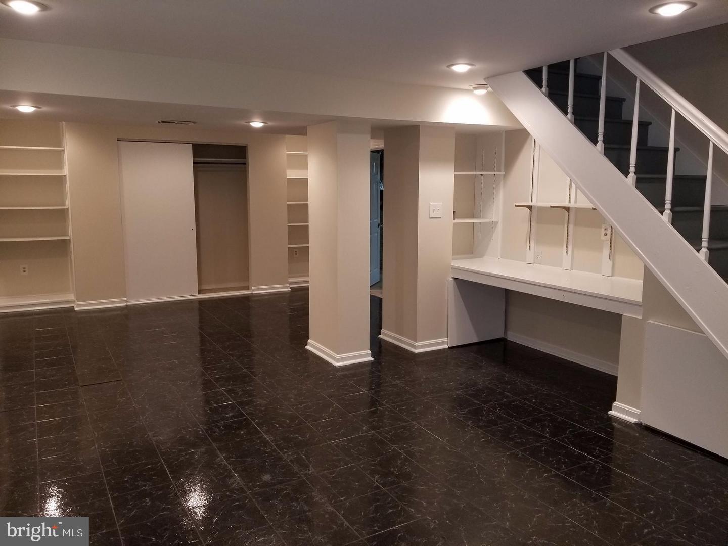 LAKE RIDGE - Residential Lease