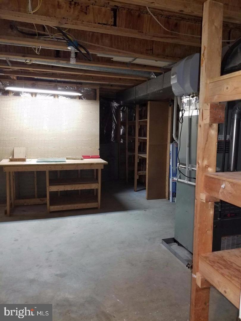 LAKE RIDGE - Residential Lease