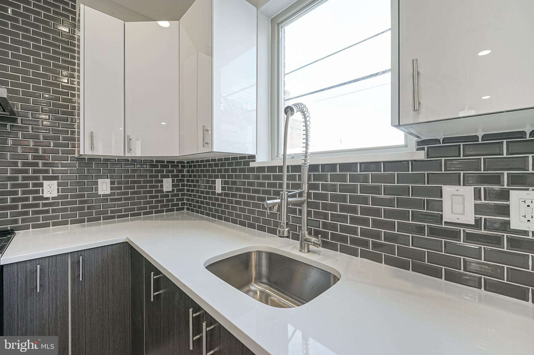 OLDE KENSINGTON - Residential Lease