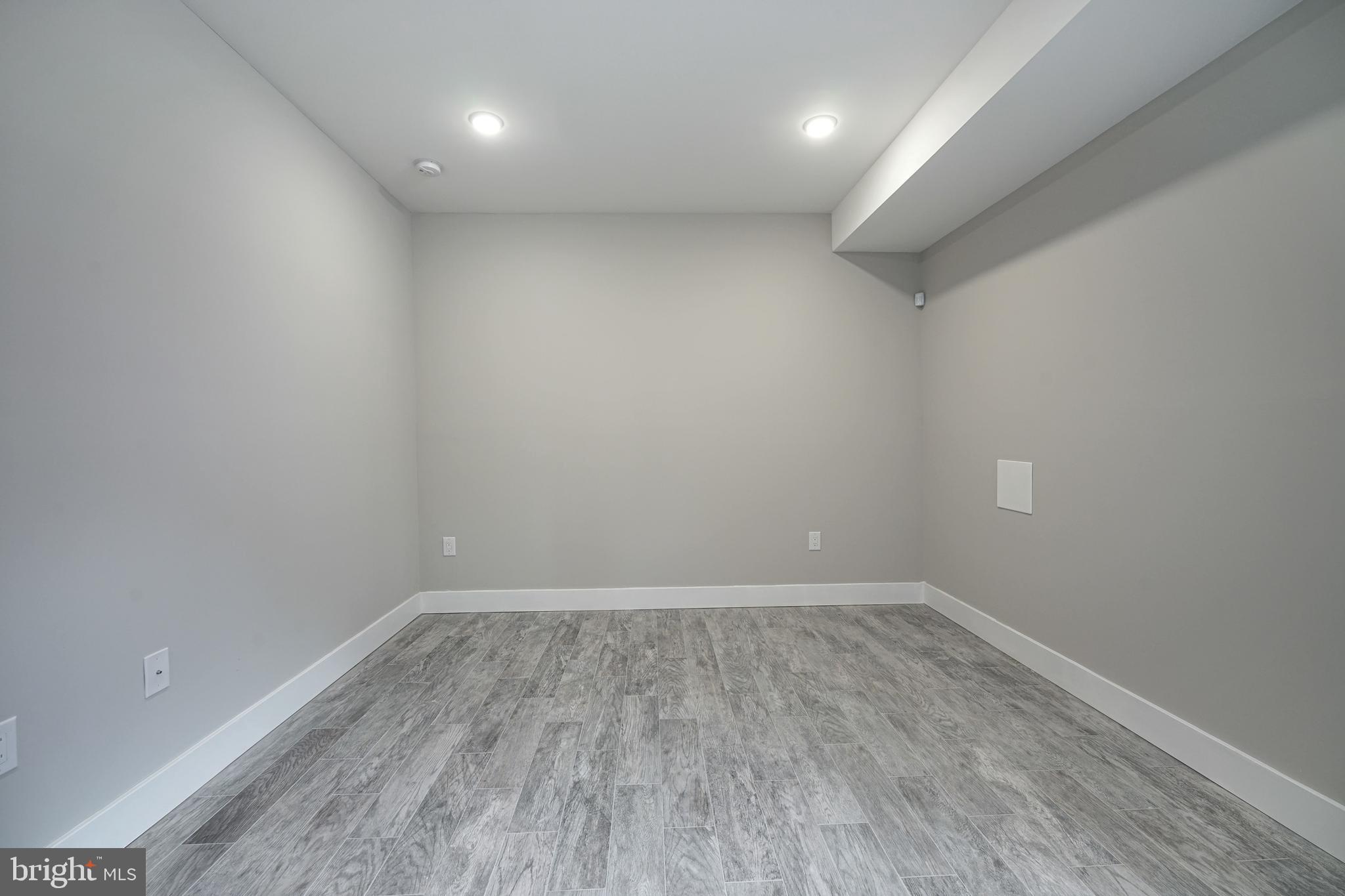 OLDE KENSINGTON - Residential Lease