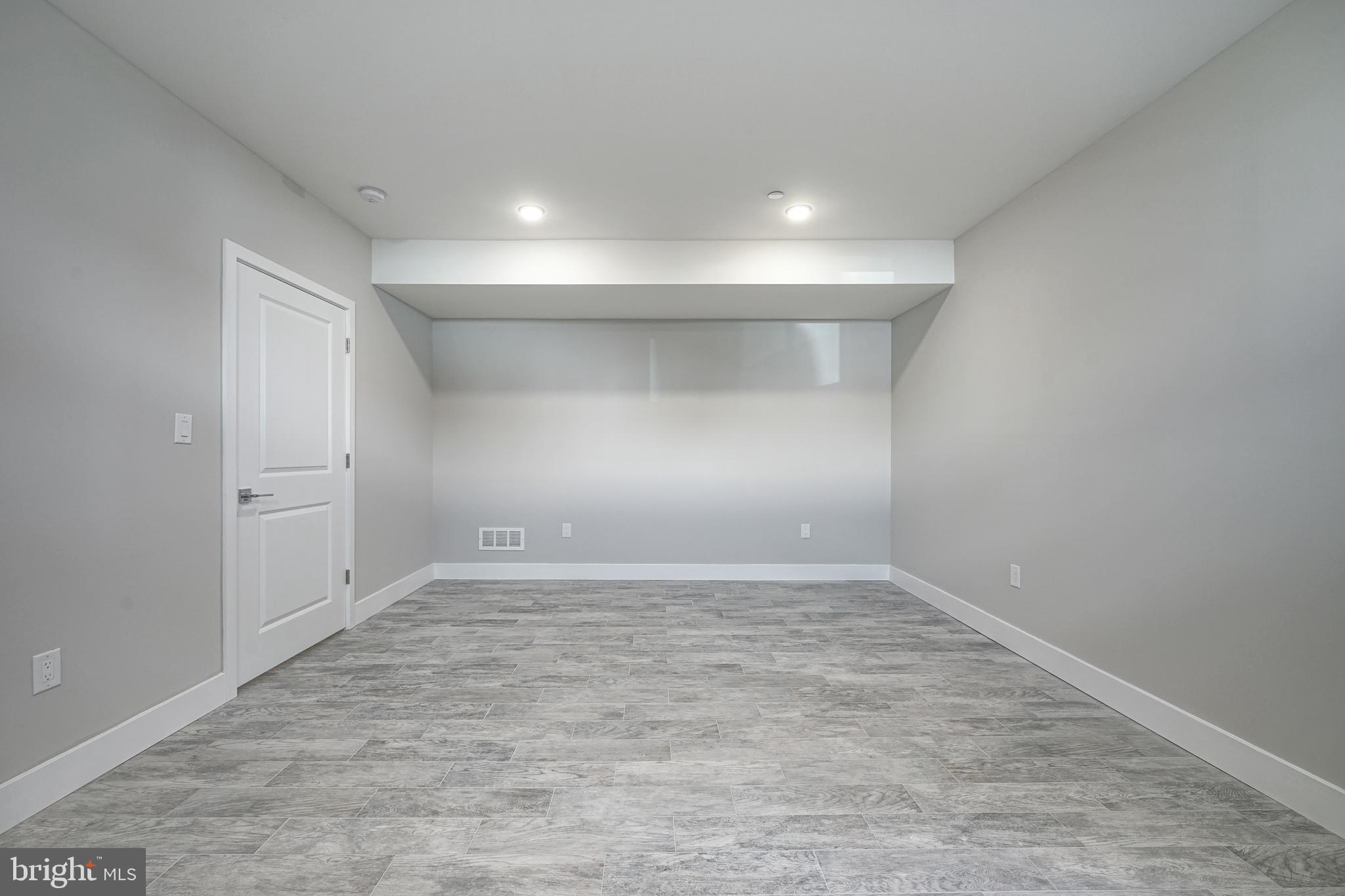 OLDE KENSINGTON - Residential Lease