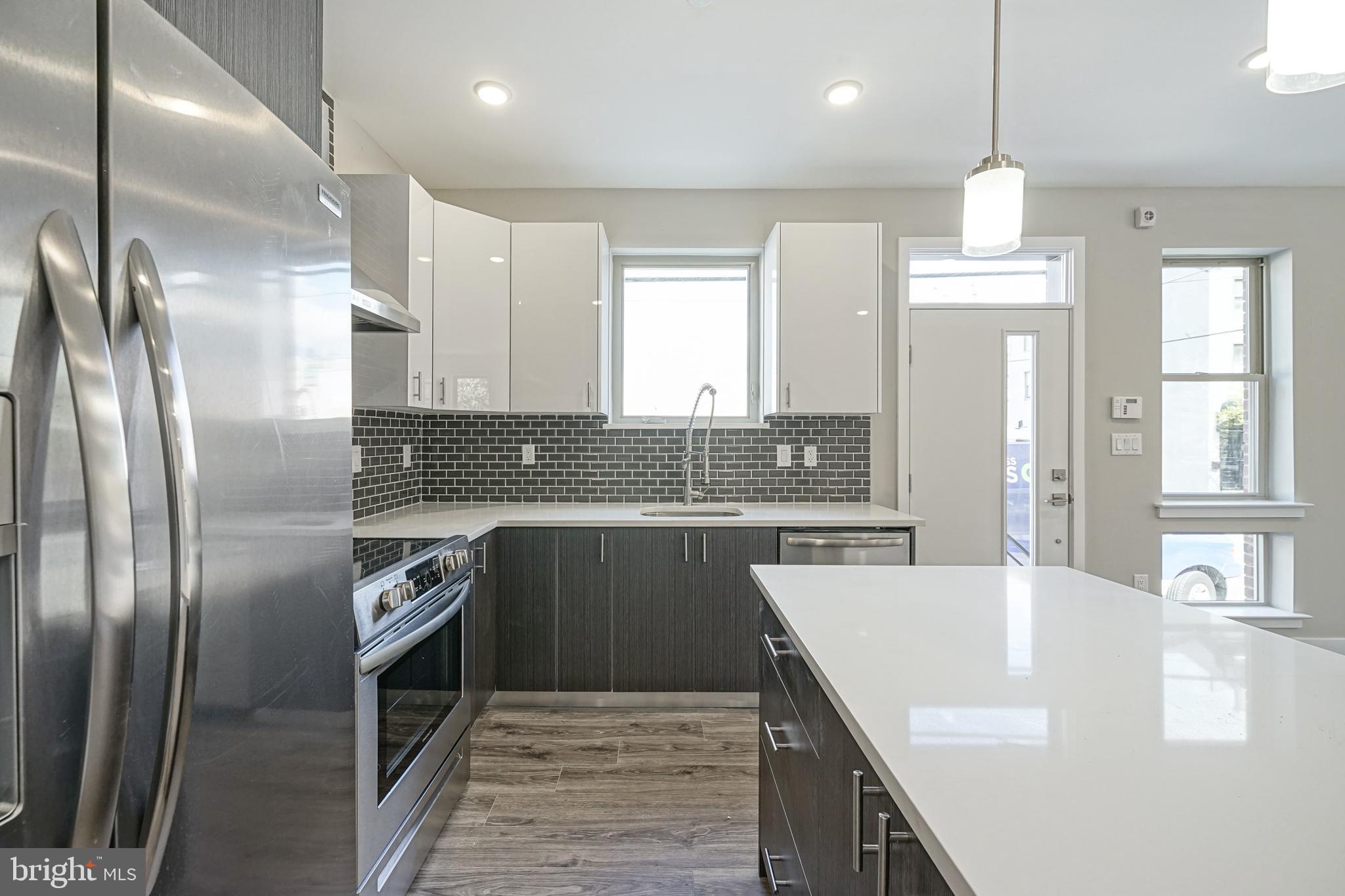 OLDE KENSINGTON - Residential Lease