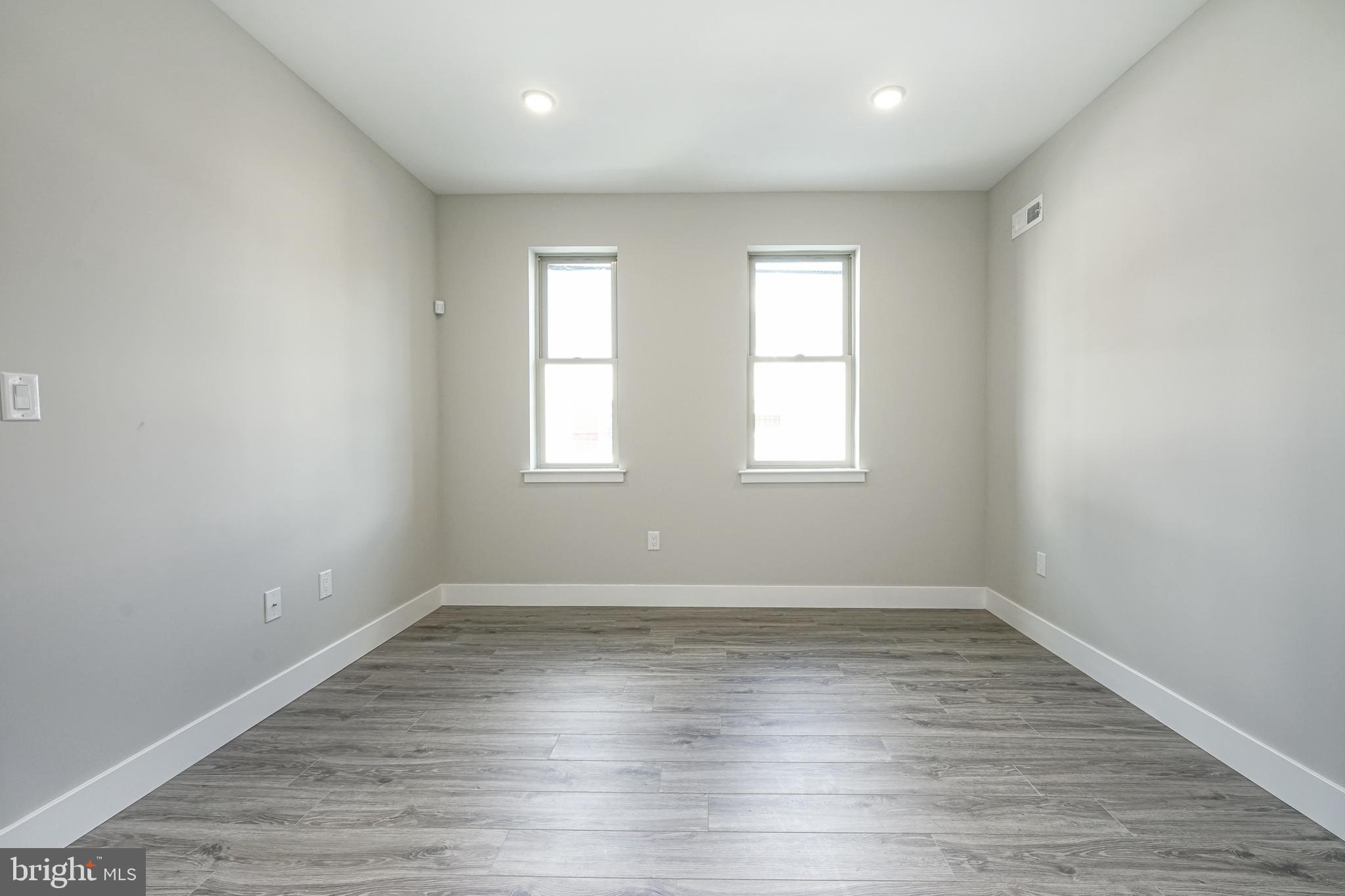 OLDE KENSINGTON - Residential Lease