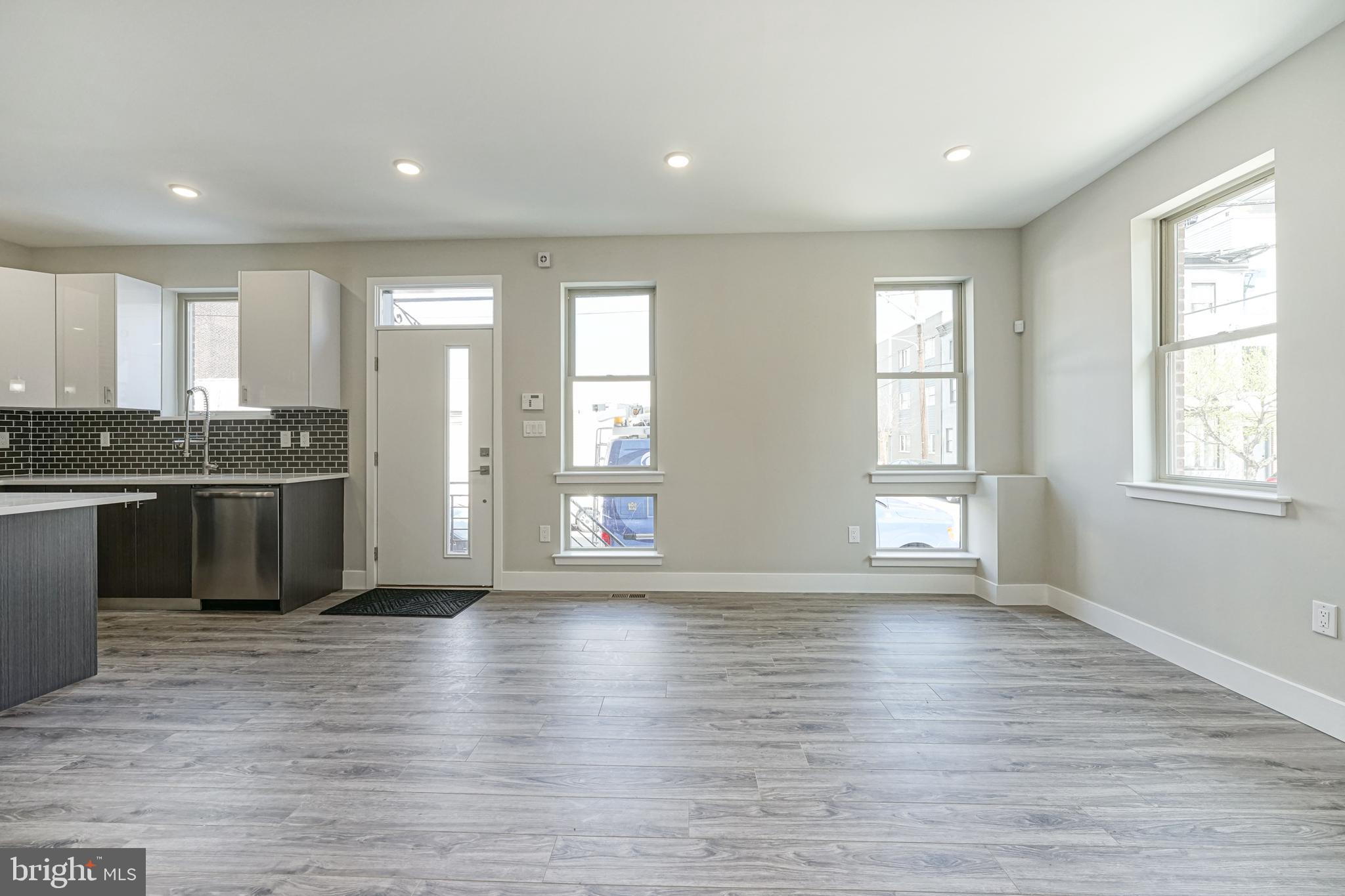 OLDE KENSINGTON - Residential Lease