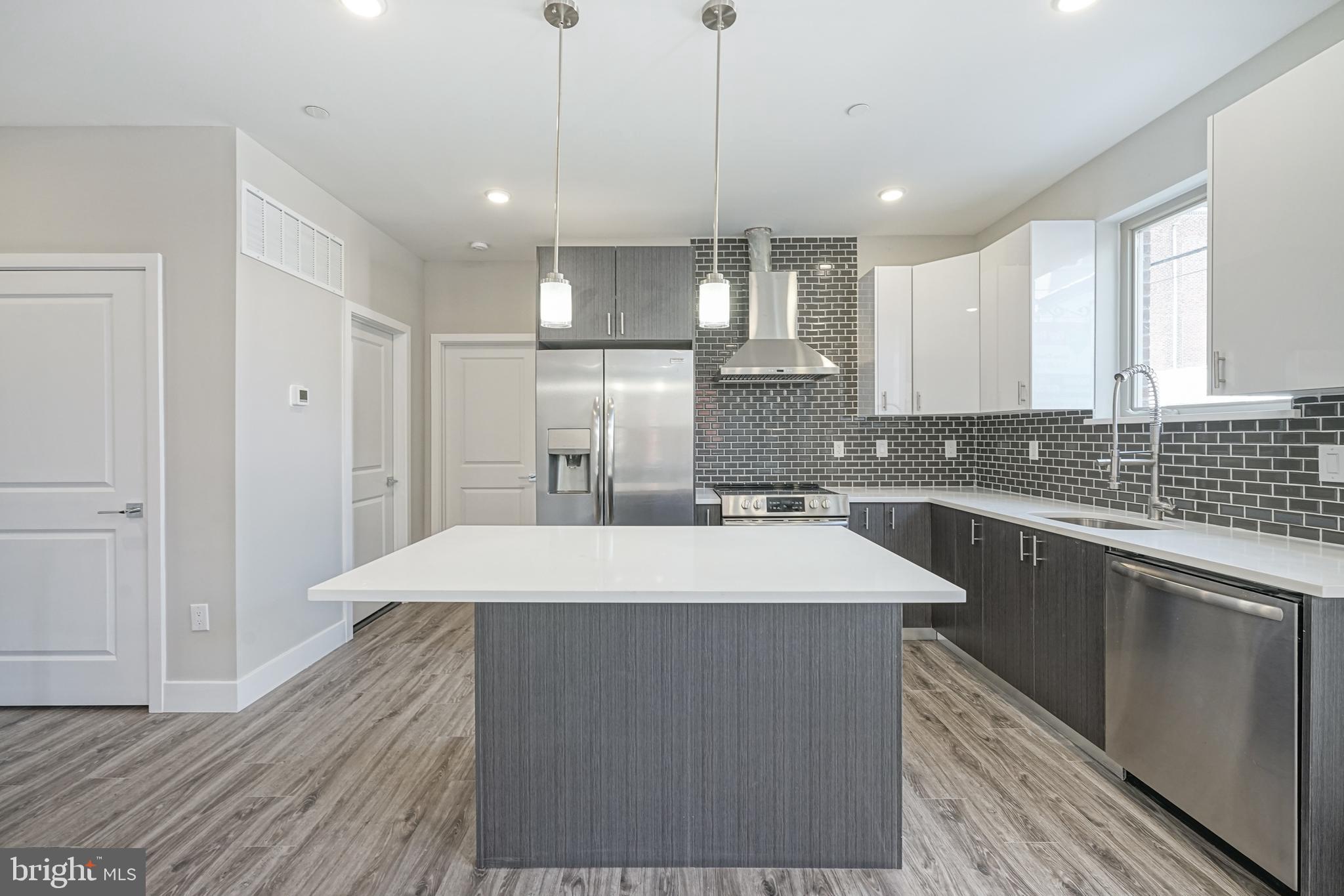 OLDE KENSINGTON - Residential Lease