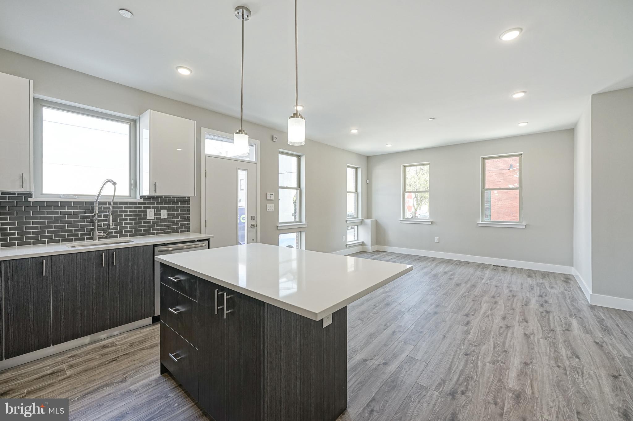 OLDE KENSINGTON - Residential Lease