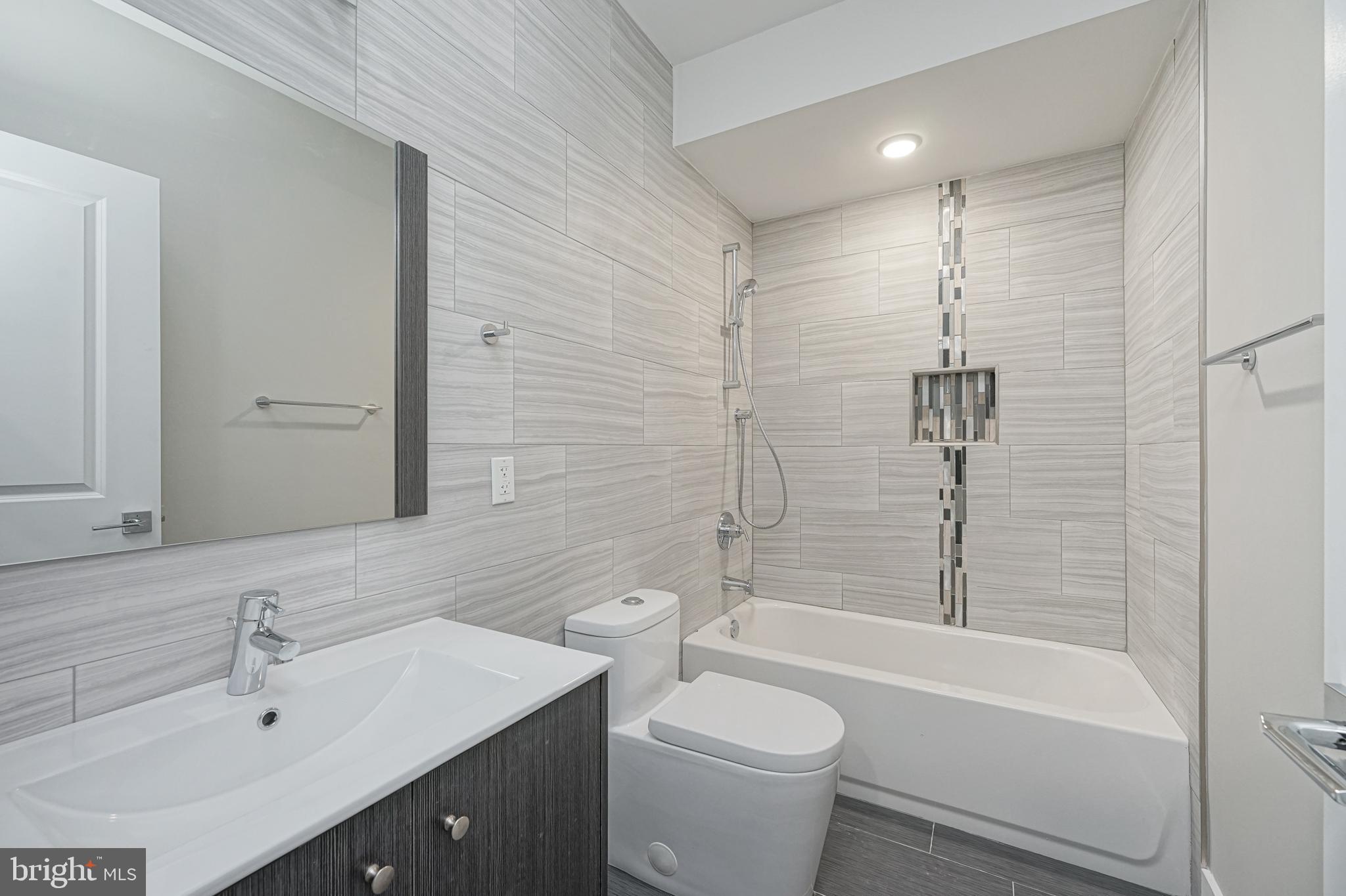 OLDE KENSINGTON - Residential Lease