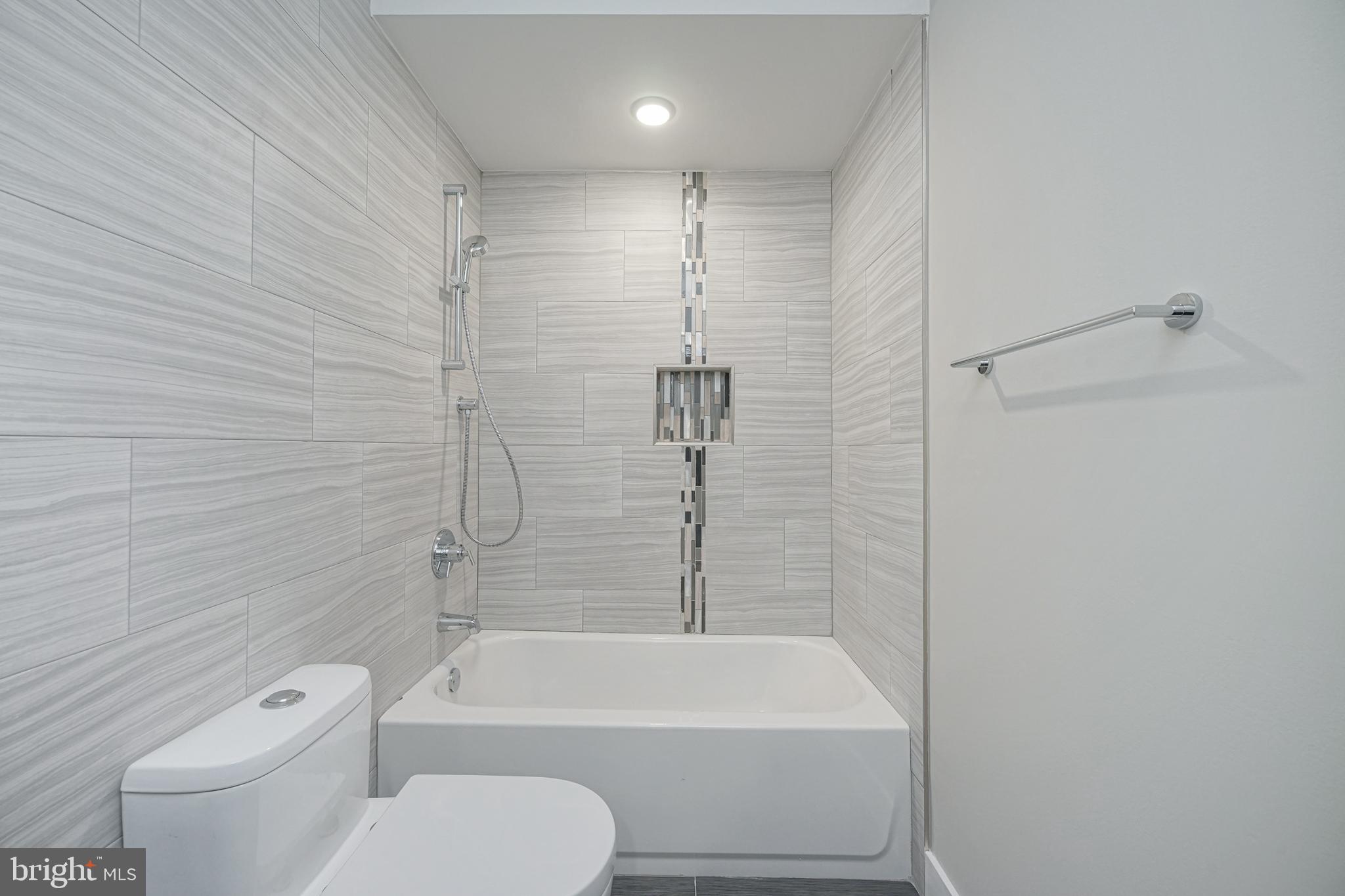 OLDE KENSINGTON - Residential Lease