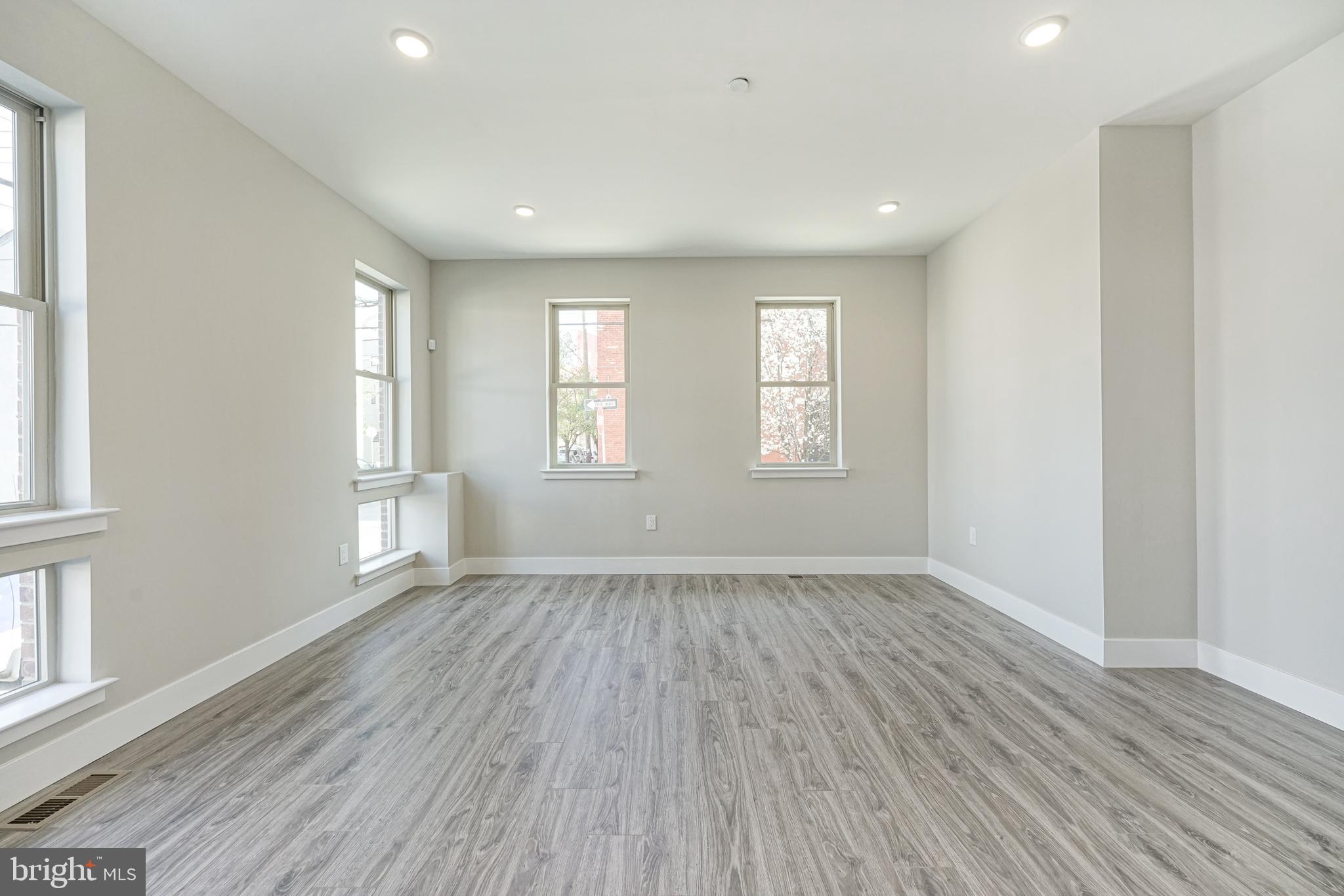 OLDE KENSINGTON - Residential Lease