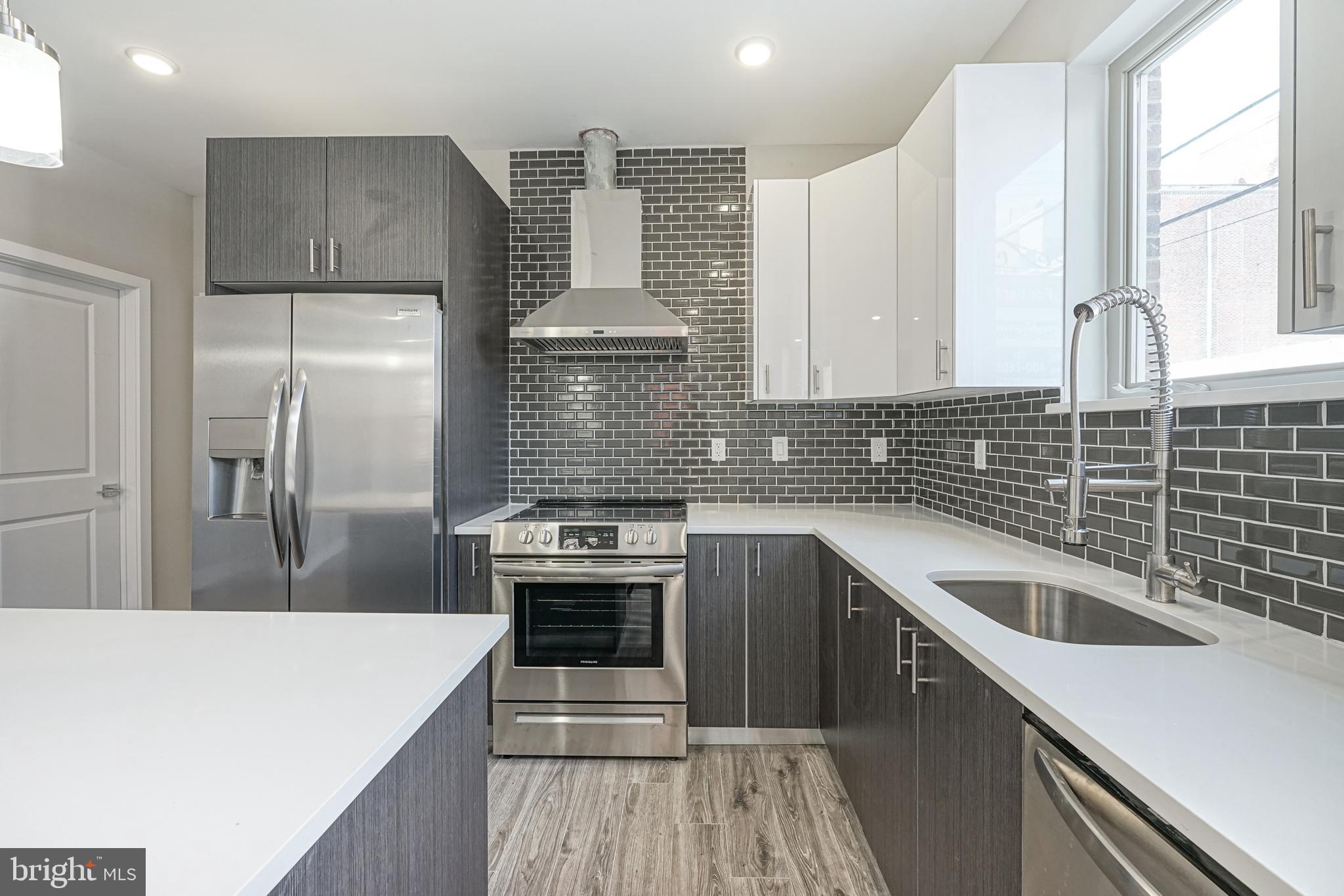 OLDE KENSINGTON - Residential Lease