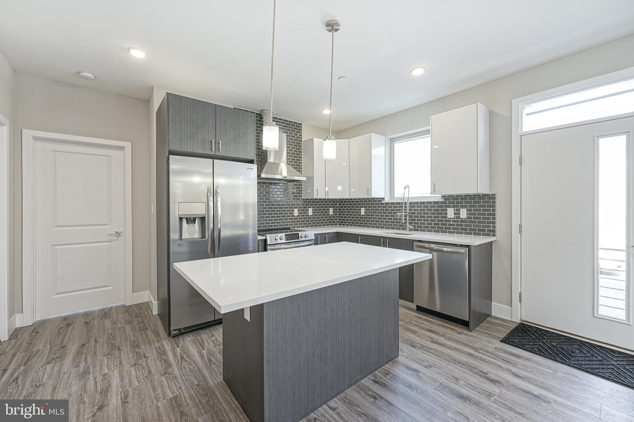 OLDE KENSINGTON - Residential Lease