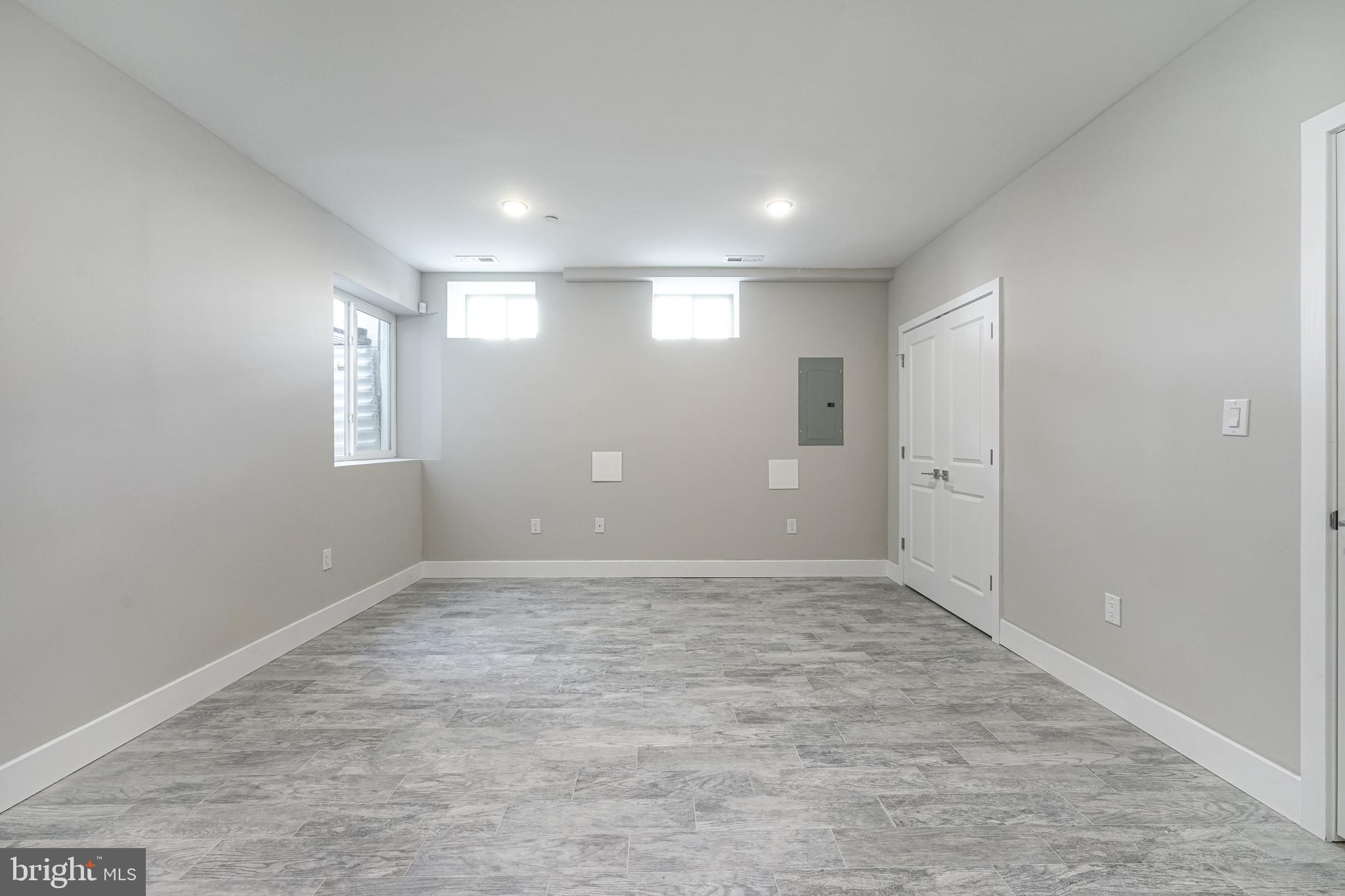 OLDE KENSINGTON - Residential Lease