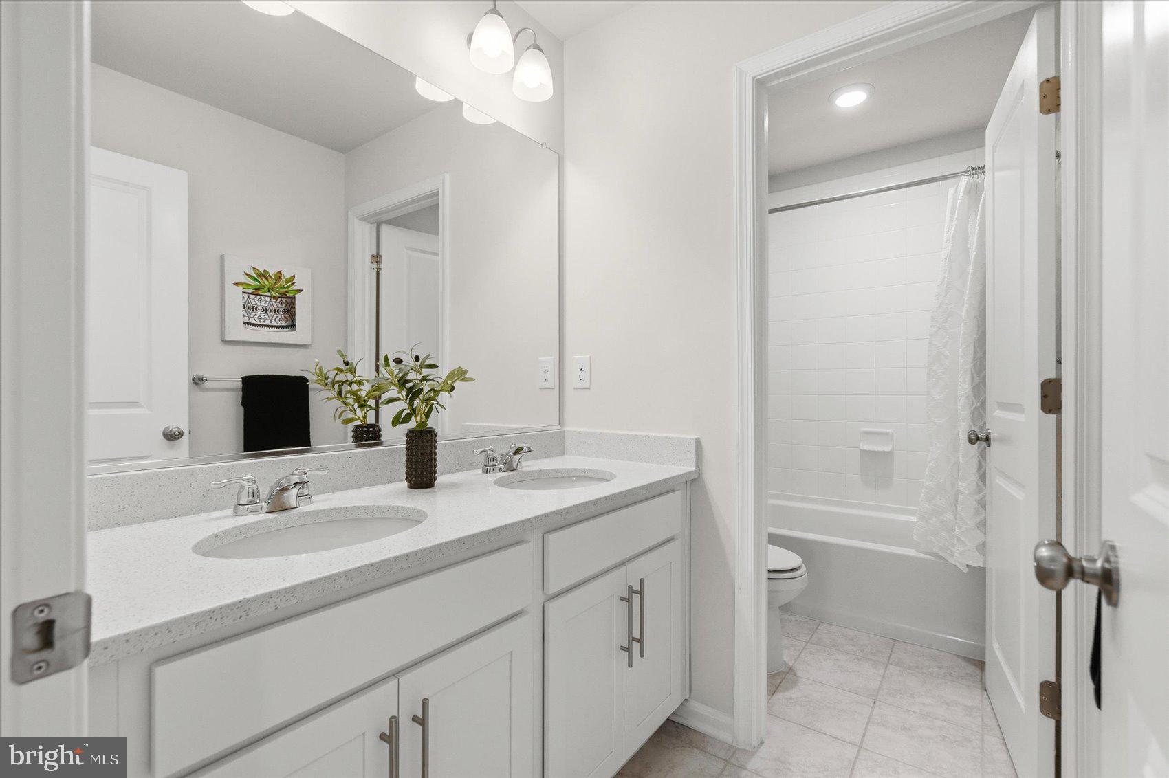 STONEGATE - Residential