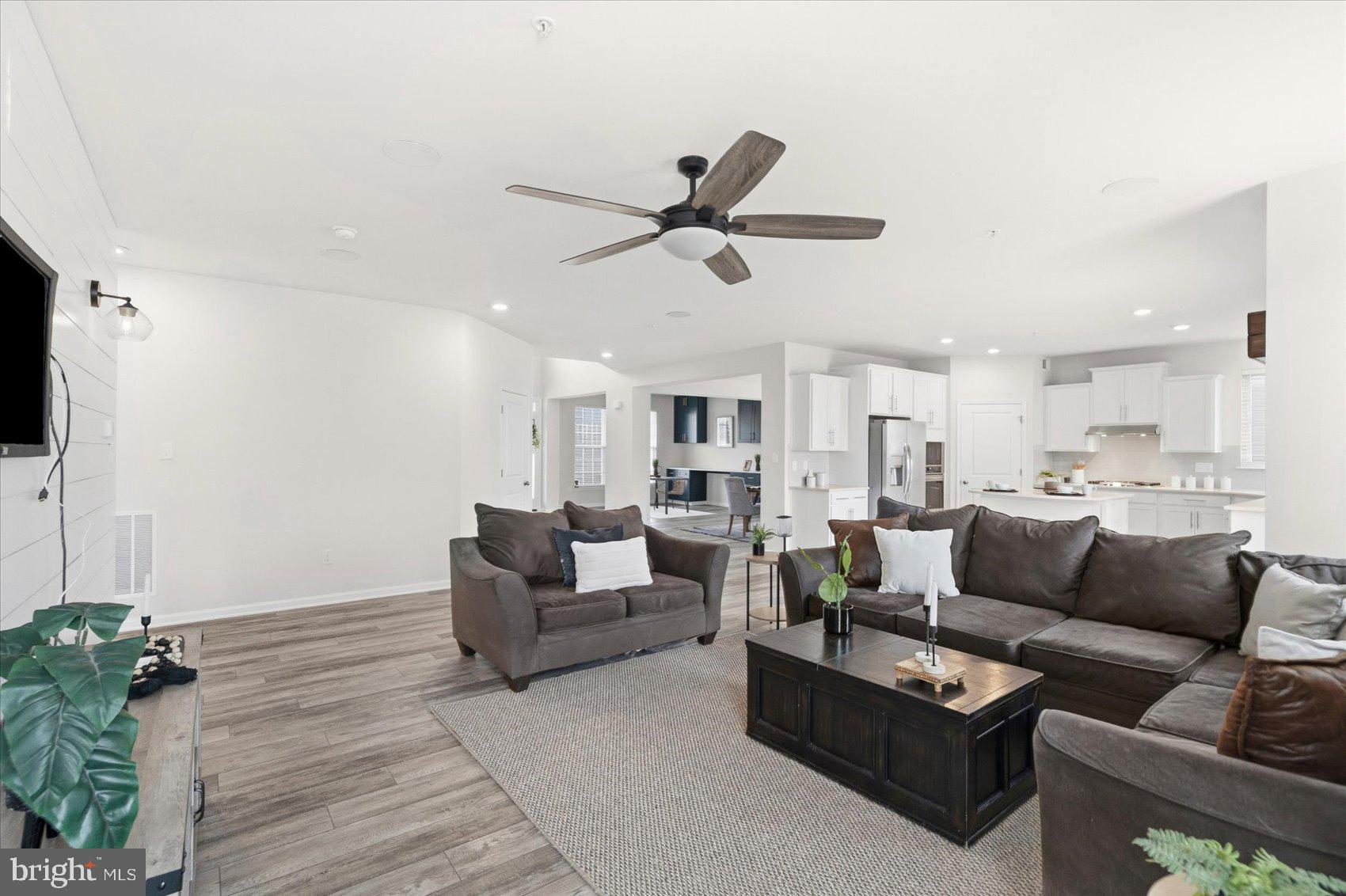 STONEGATE - Residential