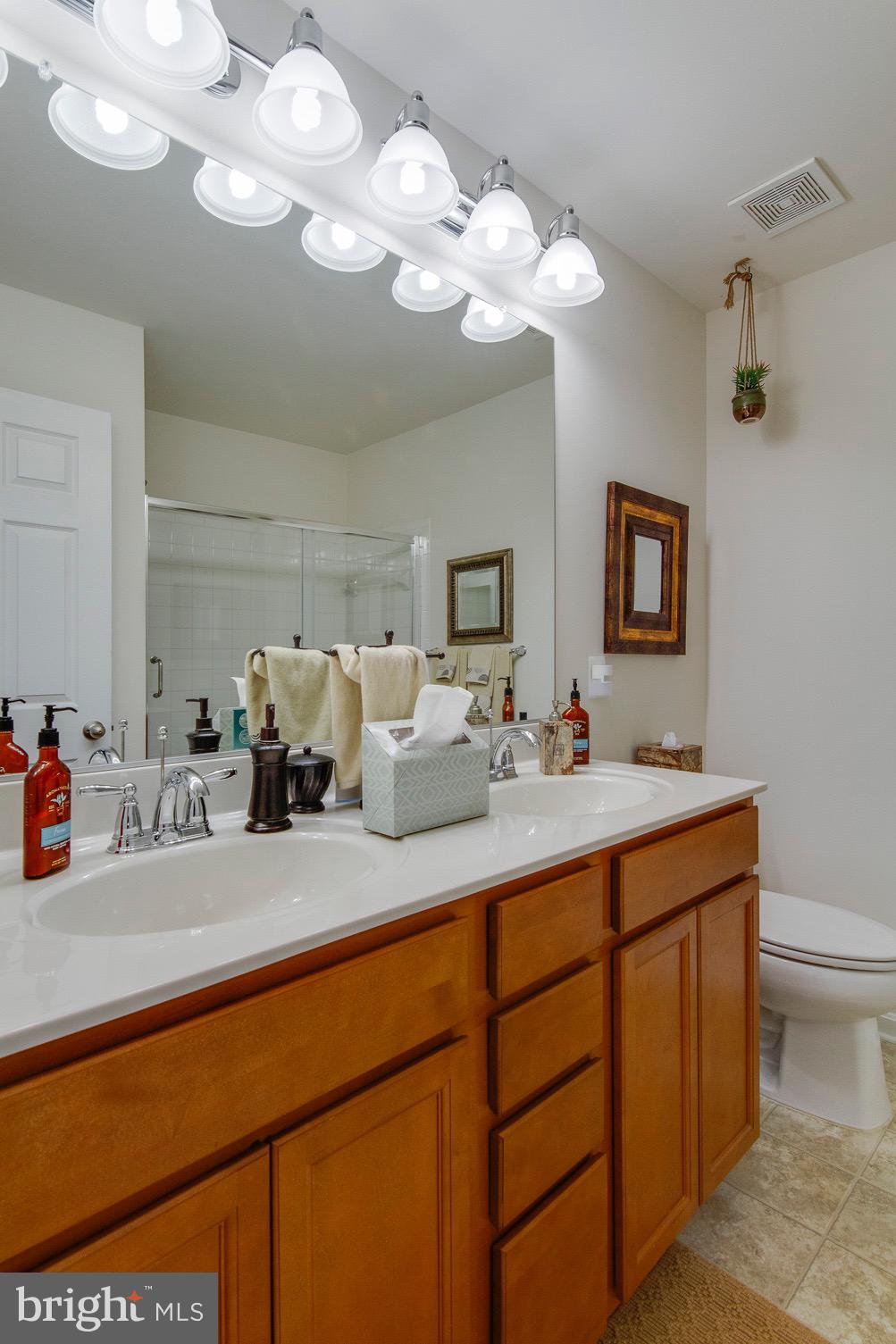 EAGLES POINTE - Residential