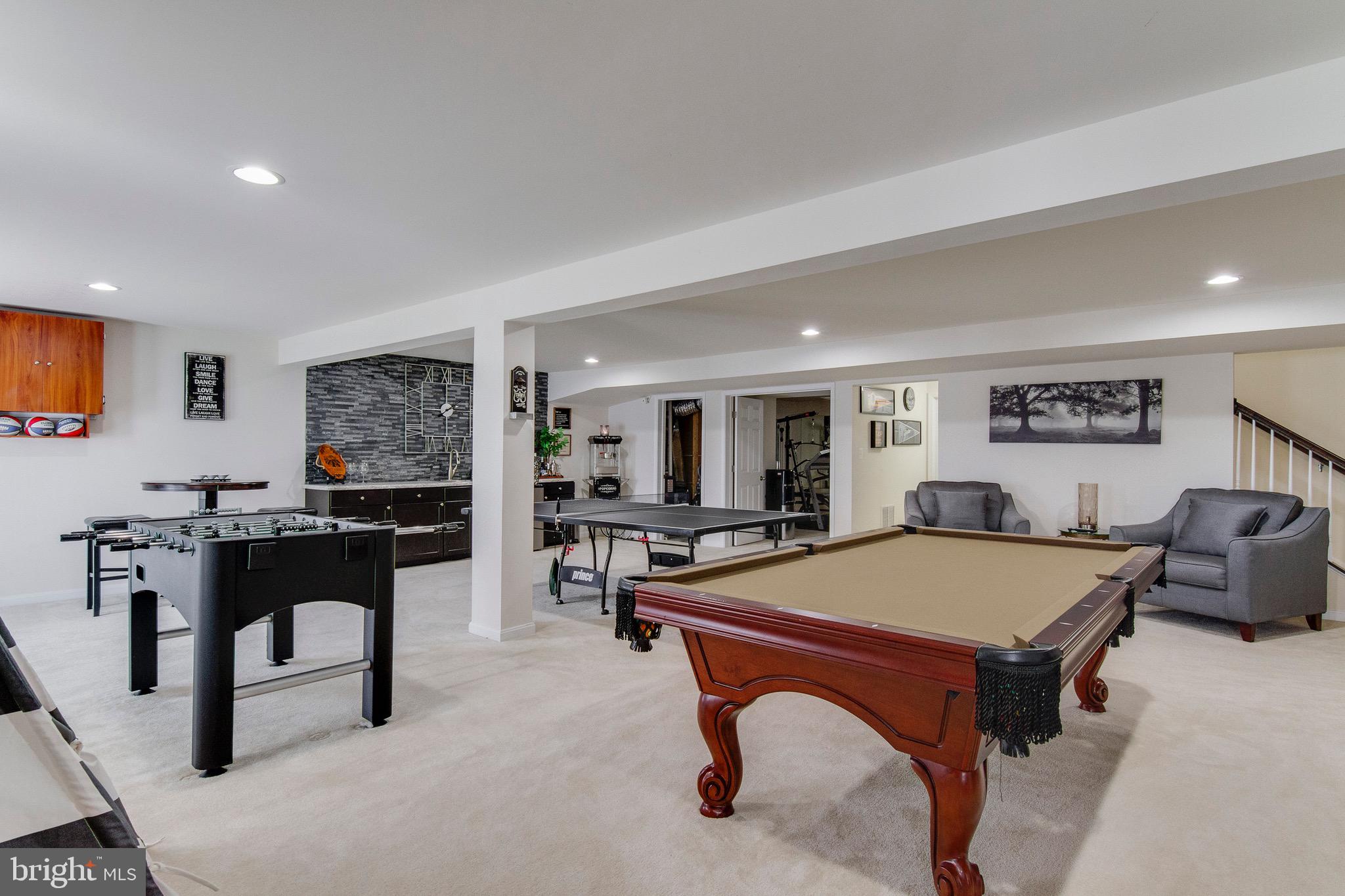 EAGLES POINTE - Residential