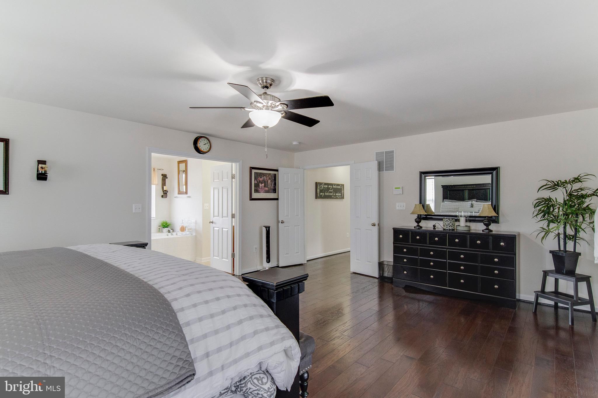 EAGLES POINTE - Residential
