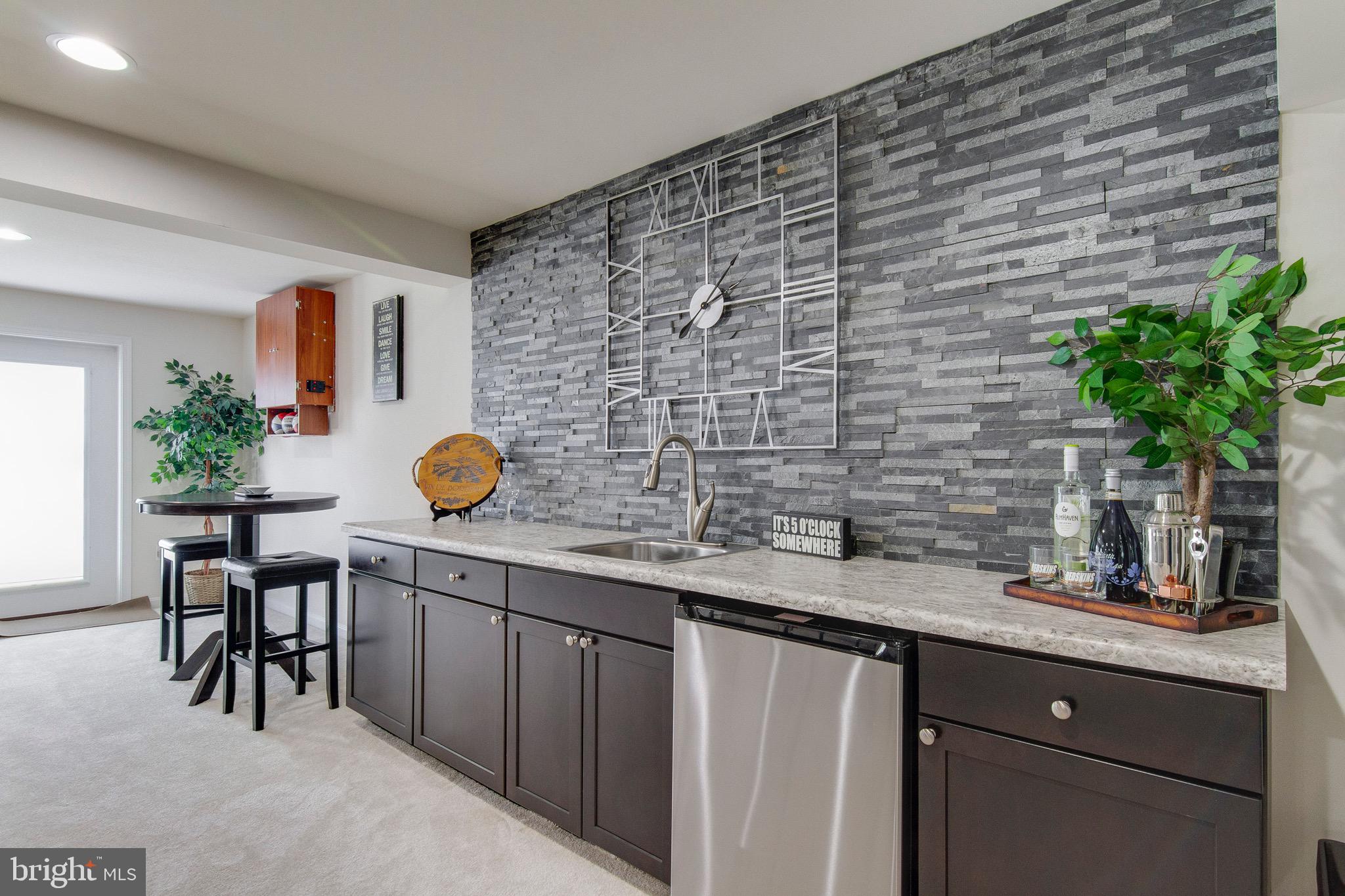EAGLES POINTE - Residential