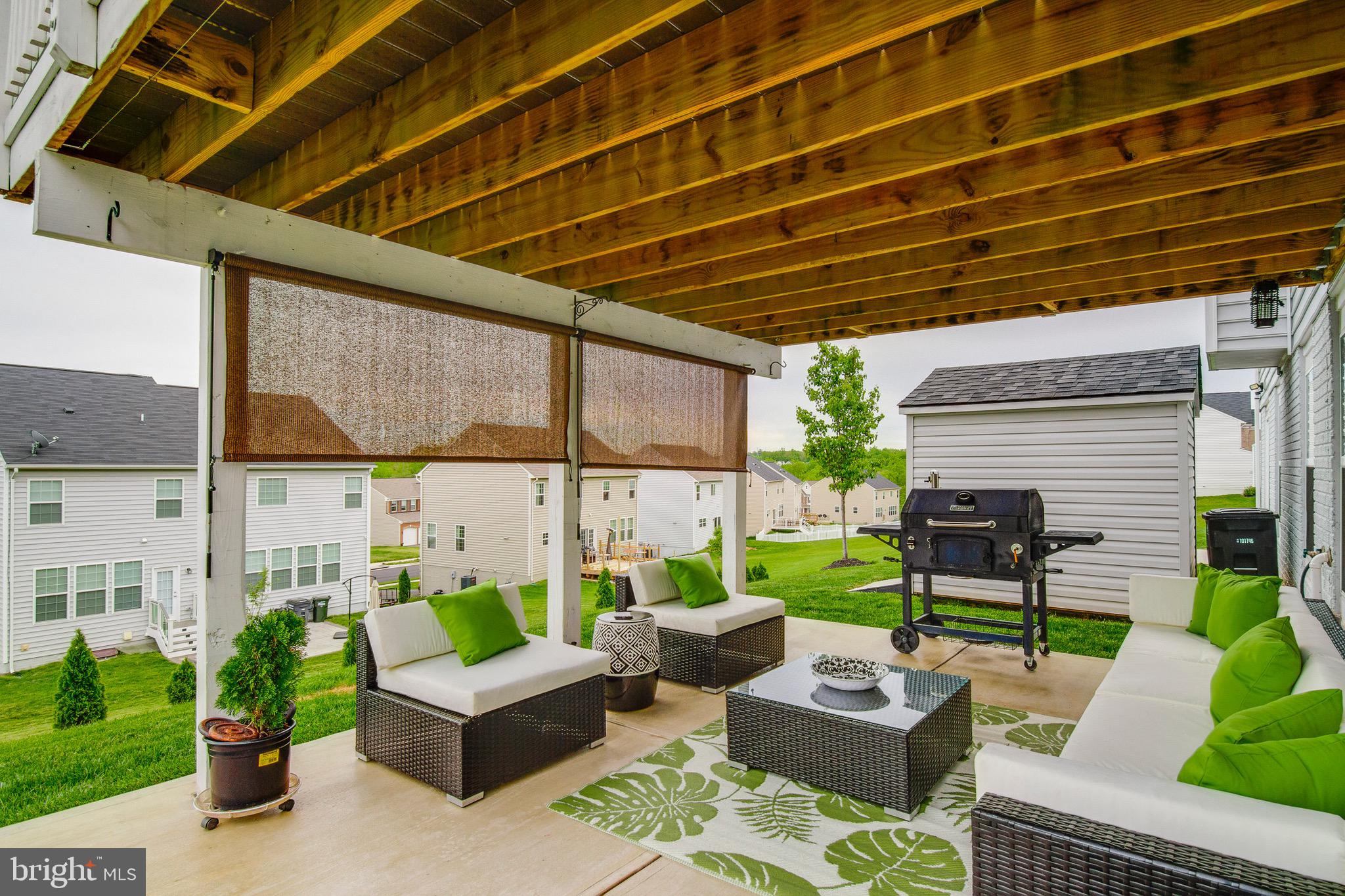 EAGLES POINTE - Residential