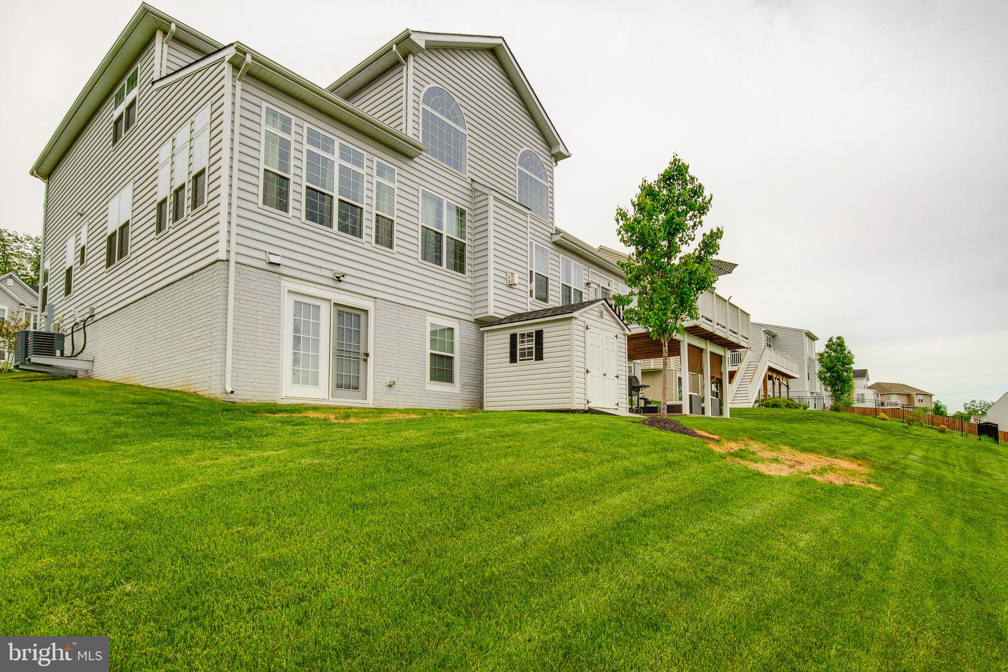 EAGLES POINTE - Residential