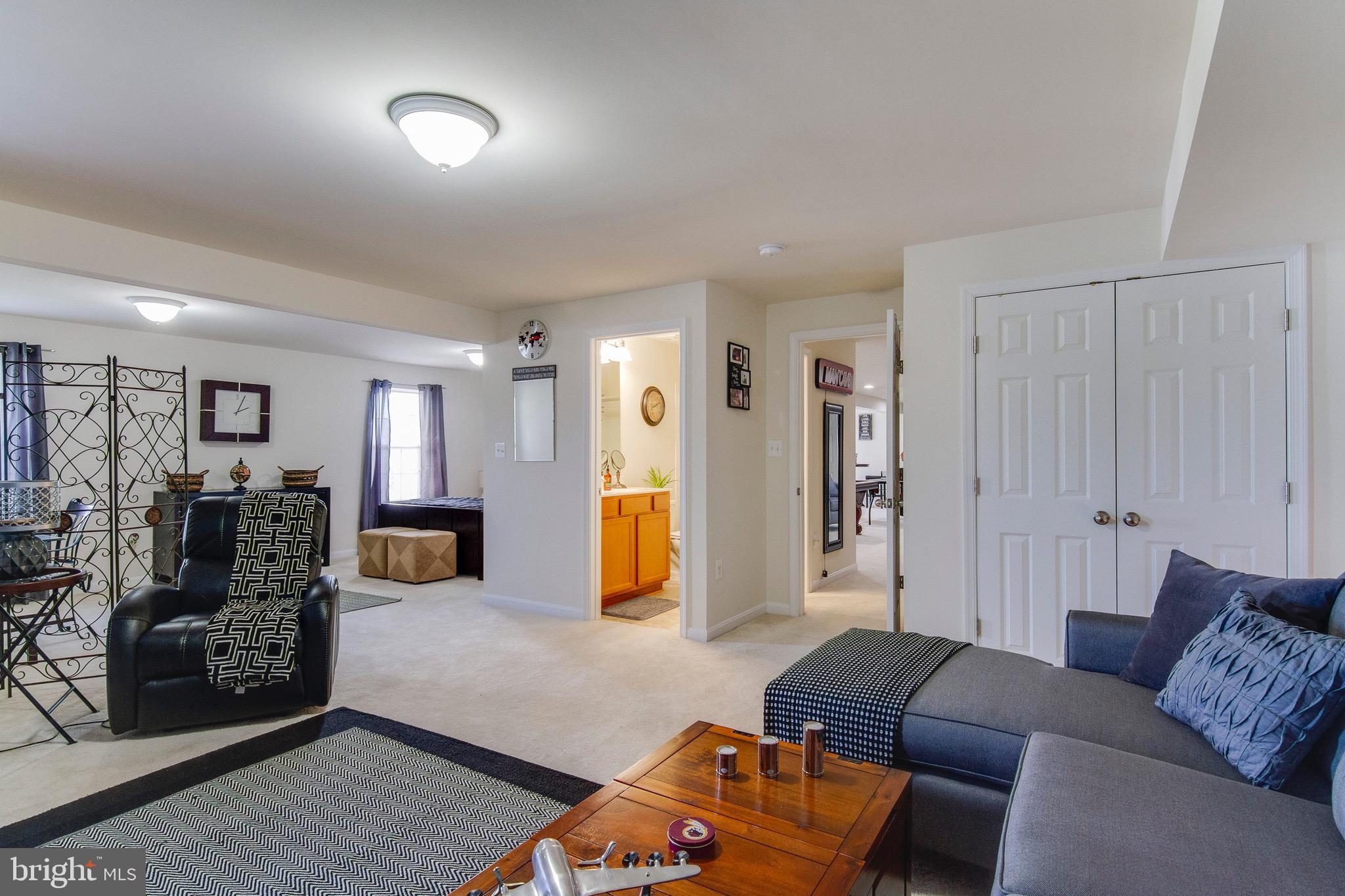 EAGLES POINTE - Residential