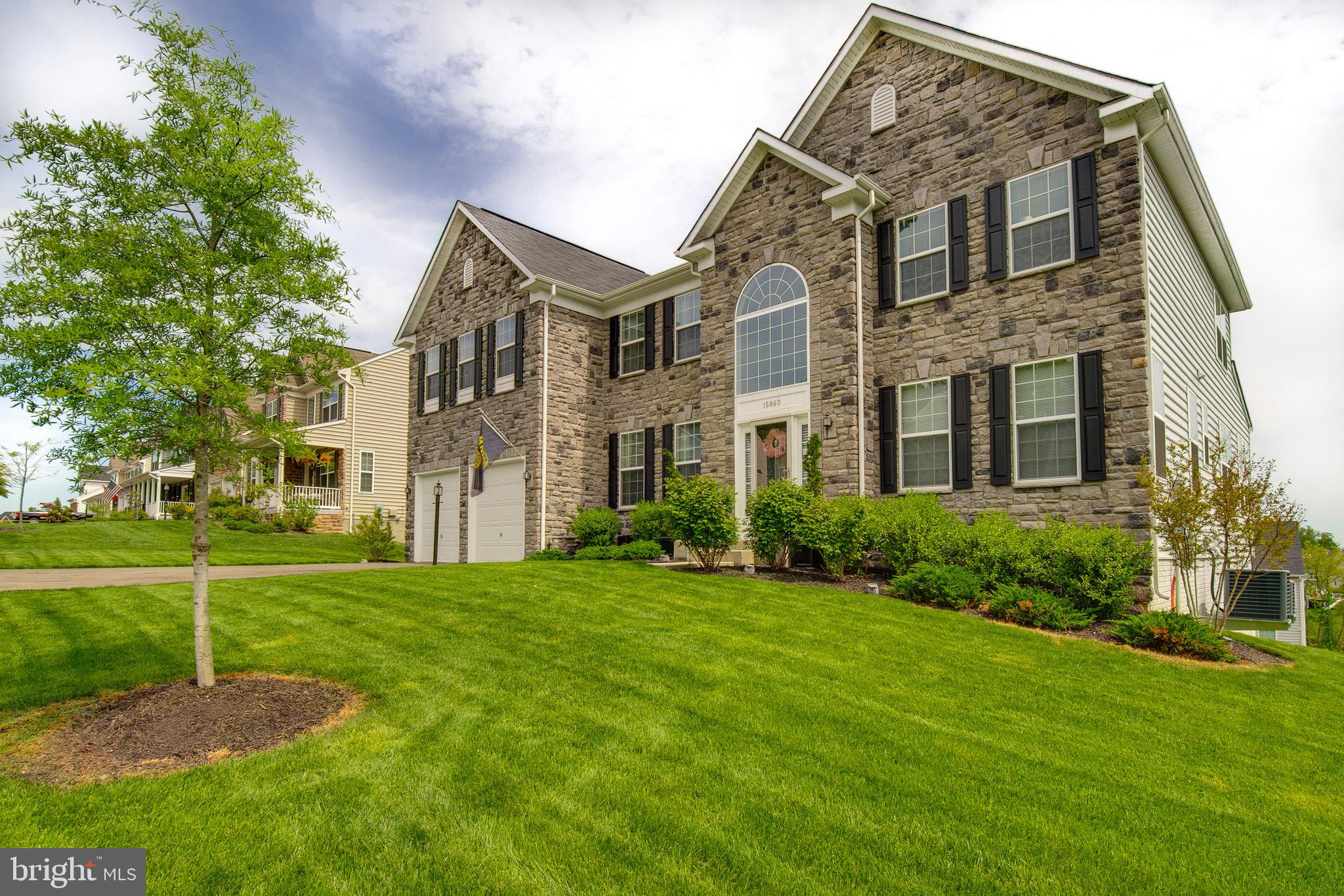 EAGLES POINTE - Residential
