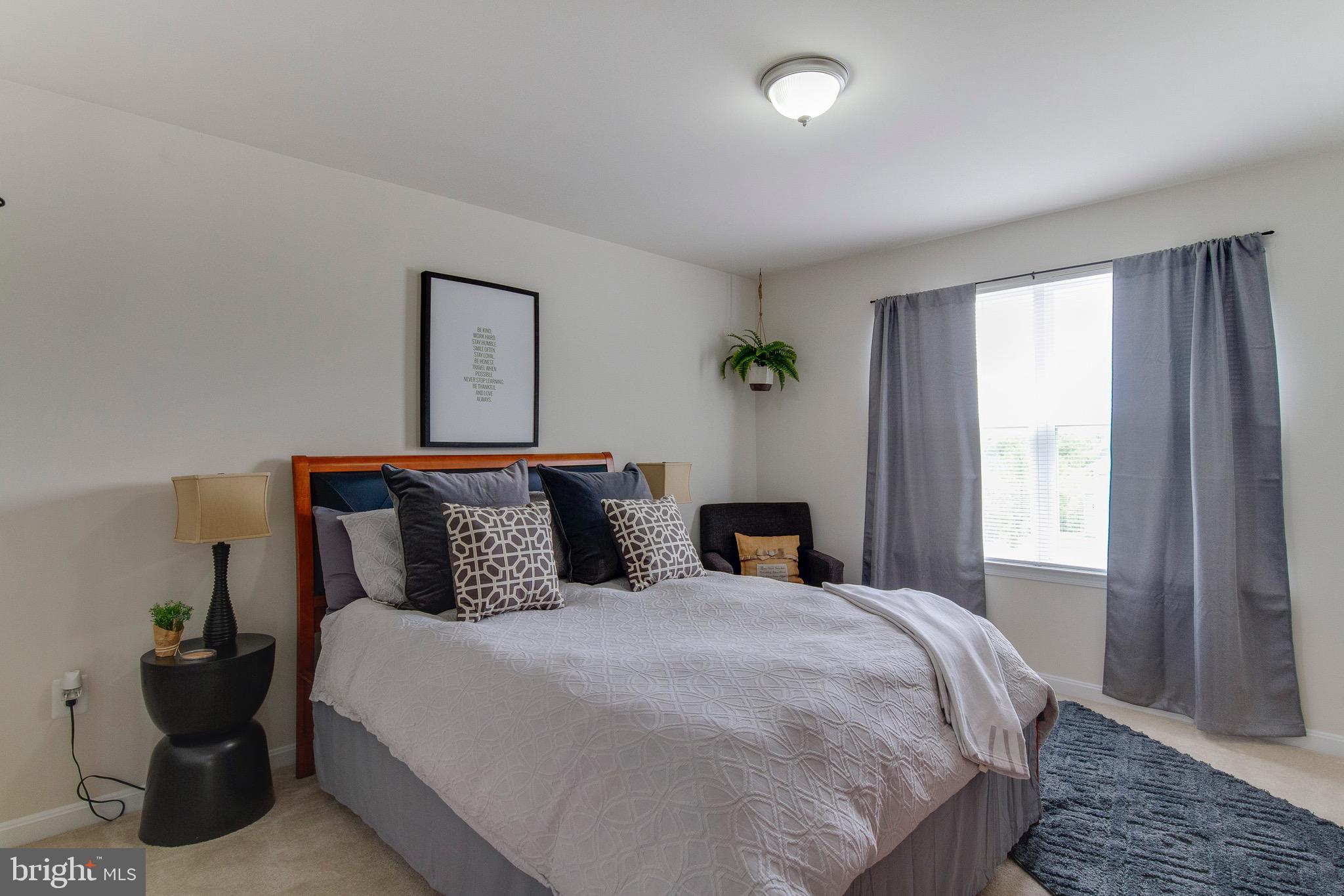EAGLES POINTE - Residential