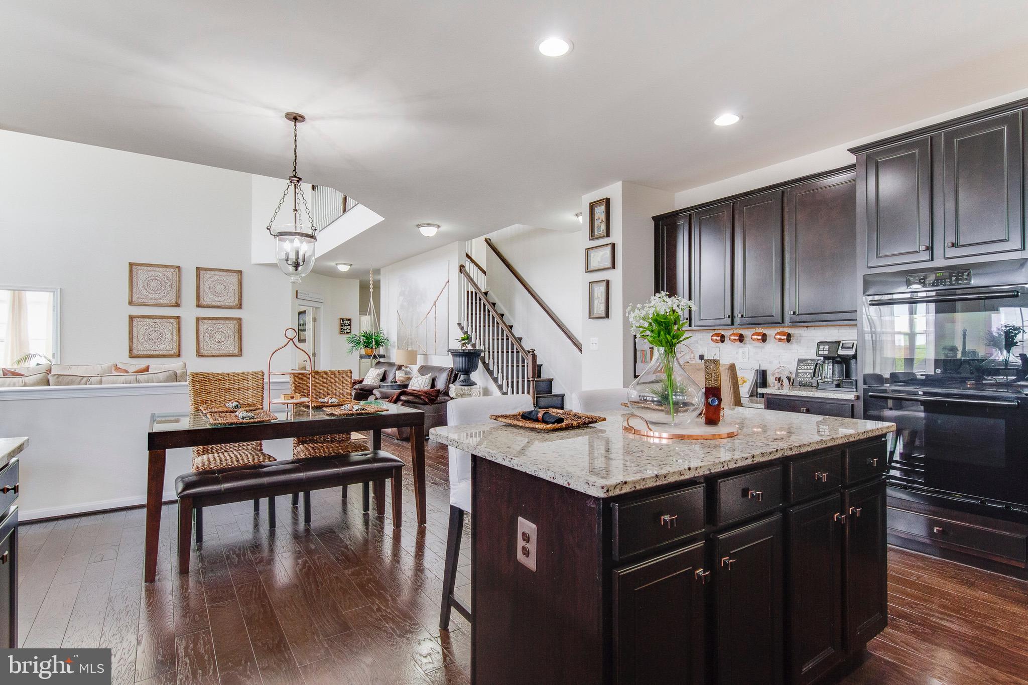 EAGLES POINTE - Residential