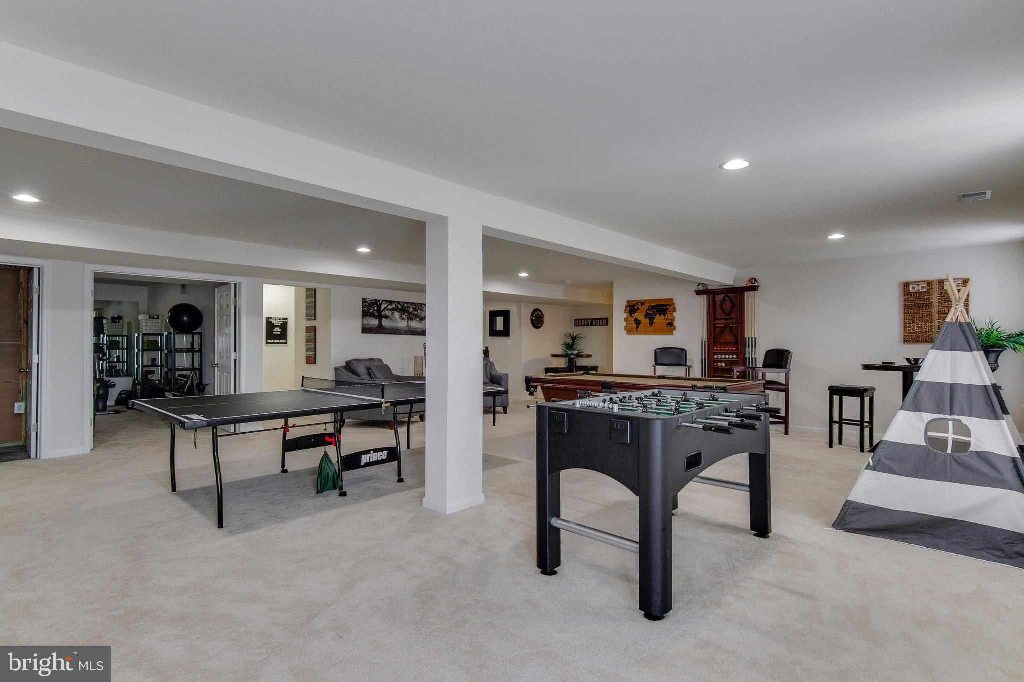 EAGLES POINTE - Residential