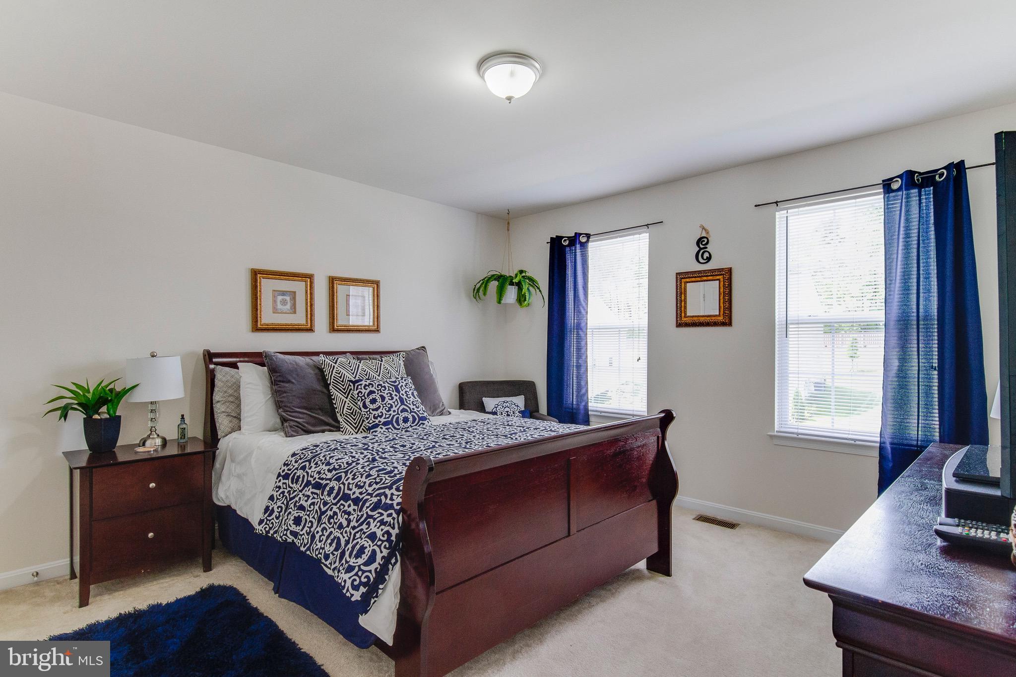 EAGLES POINTE - Residential