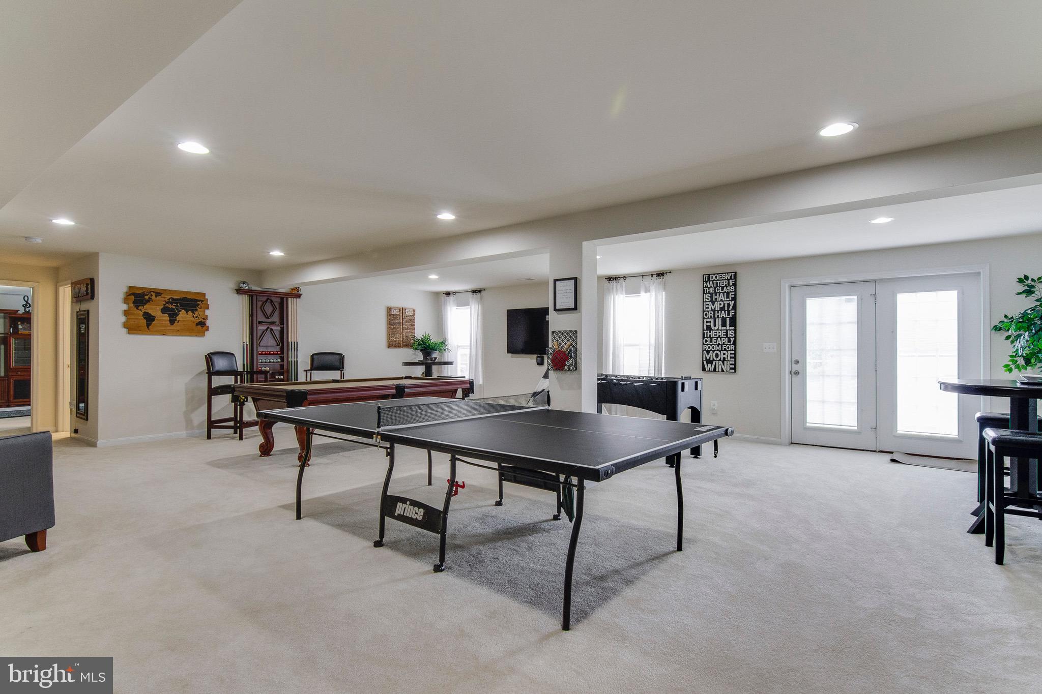 EAGLES POINTE - Residential