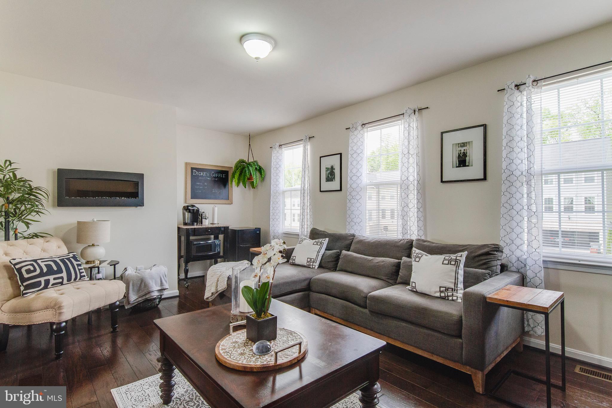 EAGLES POINTE - Residential