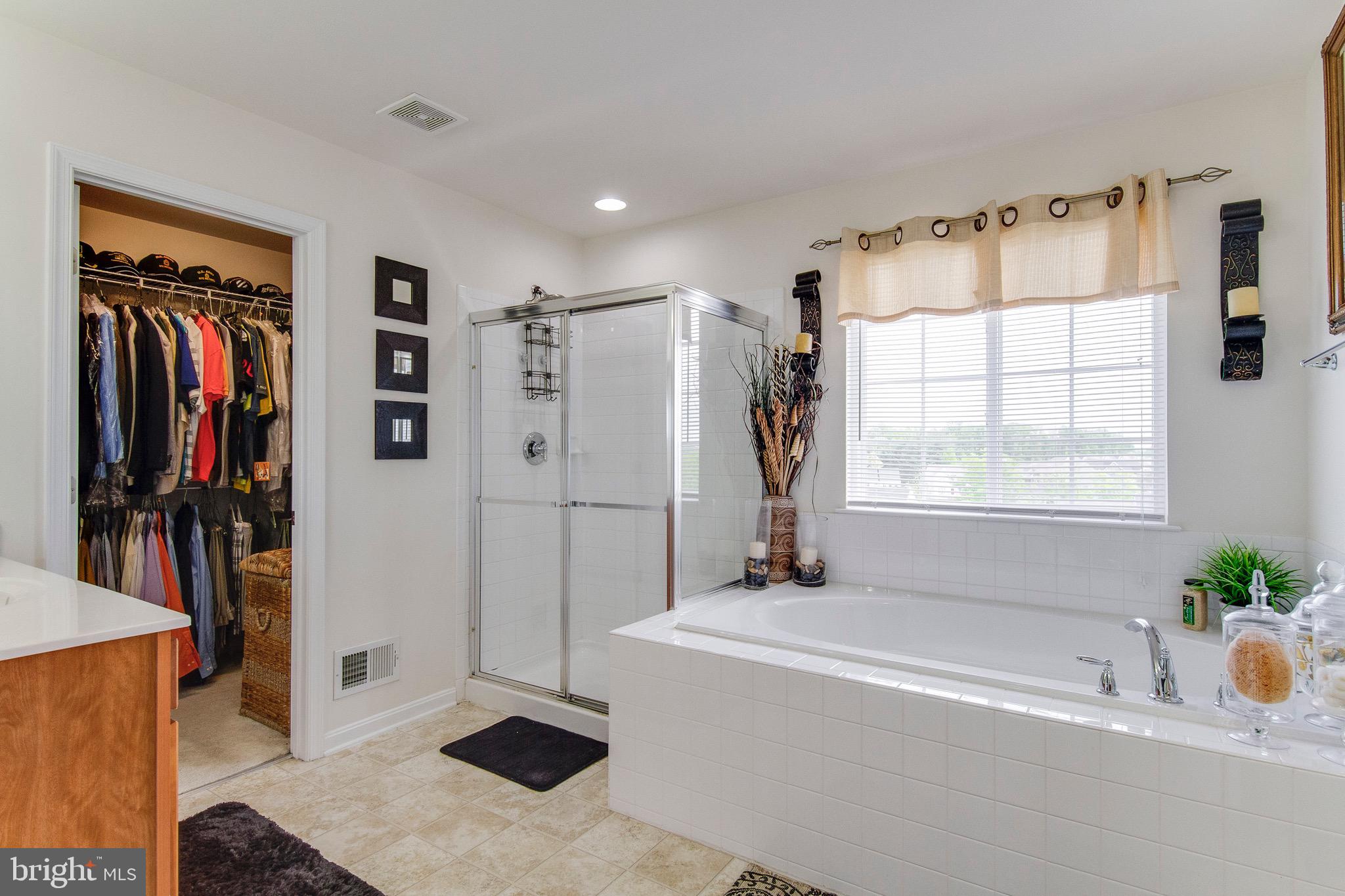 EAGLES POINTE - Residential