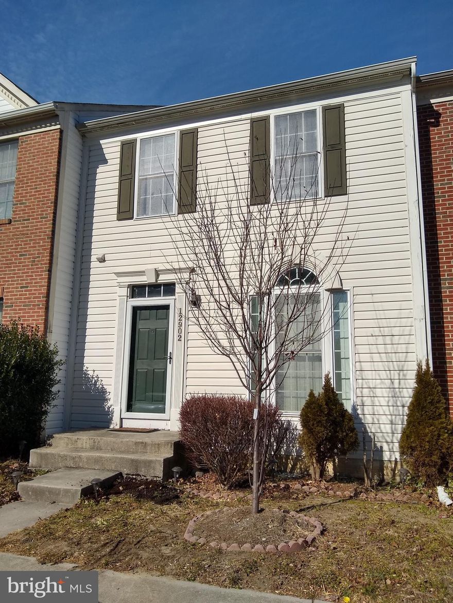 Huge townhome with lots of great space. Features include master bedroom with separate shower and soaking tub, double vanities  and walking -in closet.  Combination eat-in kitchen with fire place family room area with hardwood floors,  bathrooms on all levels.  Additional features include full basement with additional room possible 4th bedroom or office.