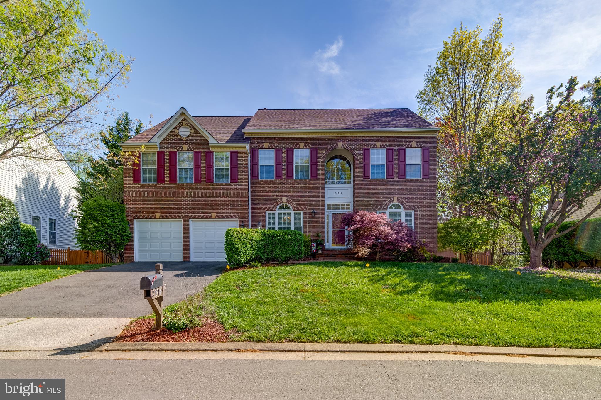 SIGNATURE AT BROADLANDS - Residential