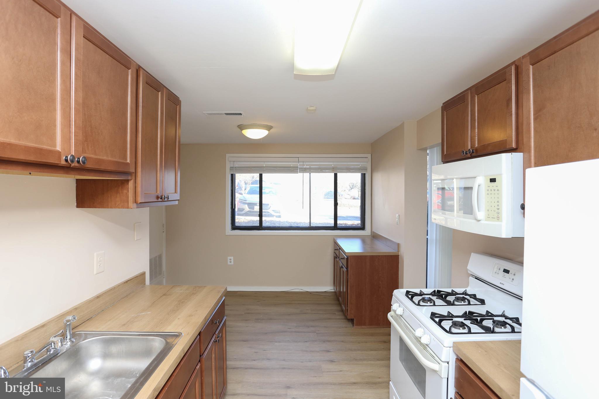 8711 HAYSHED LANE 14