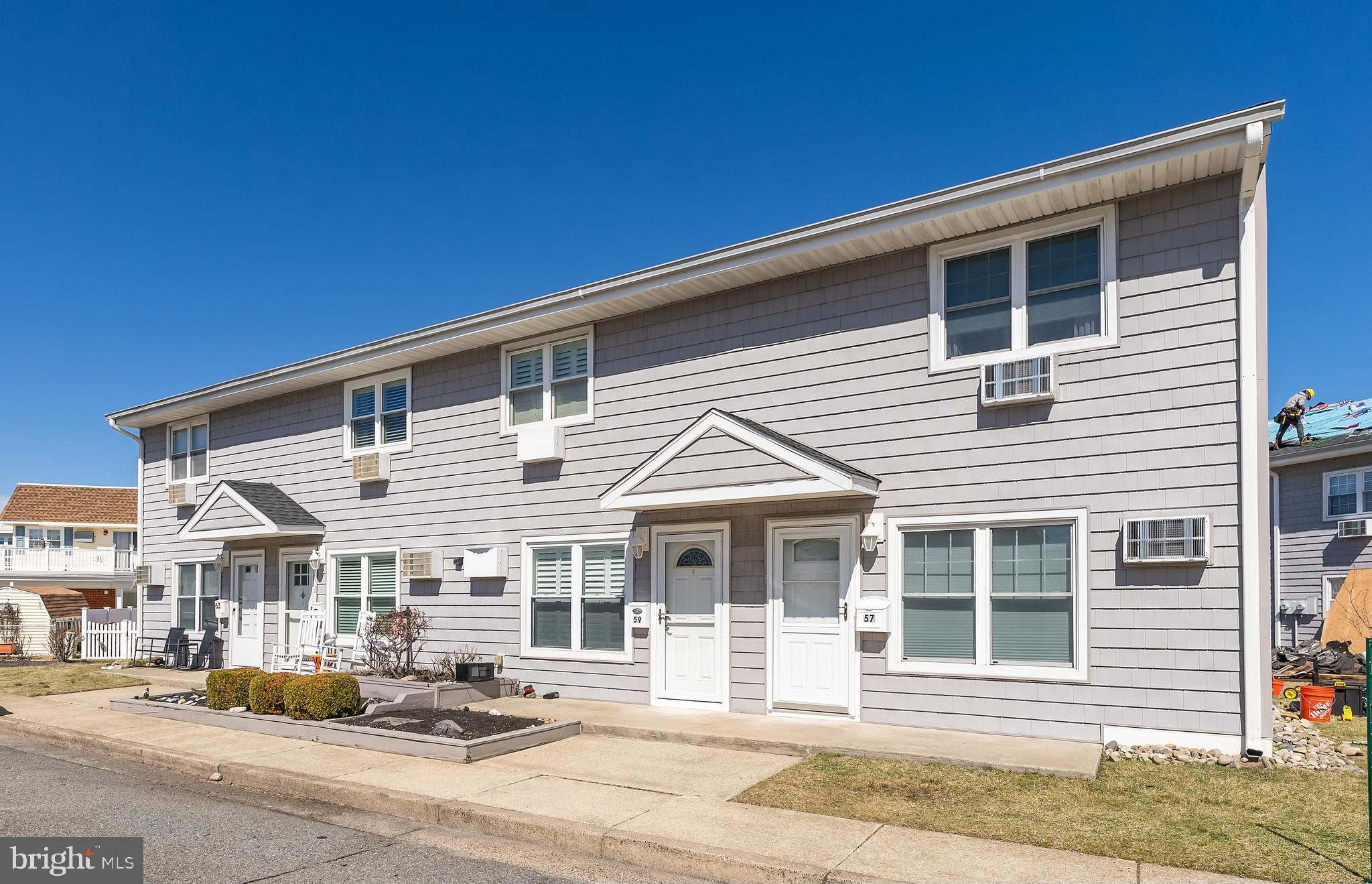 61 ANGLESEA DRIVE