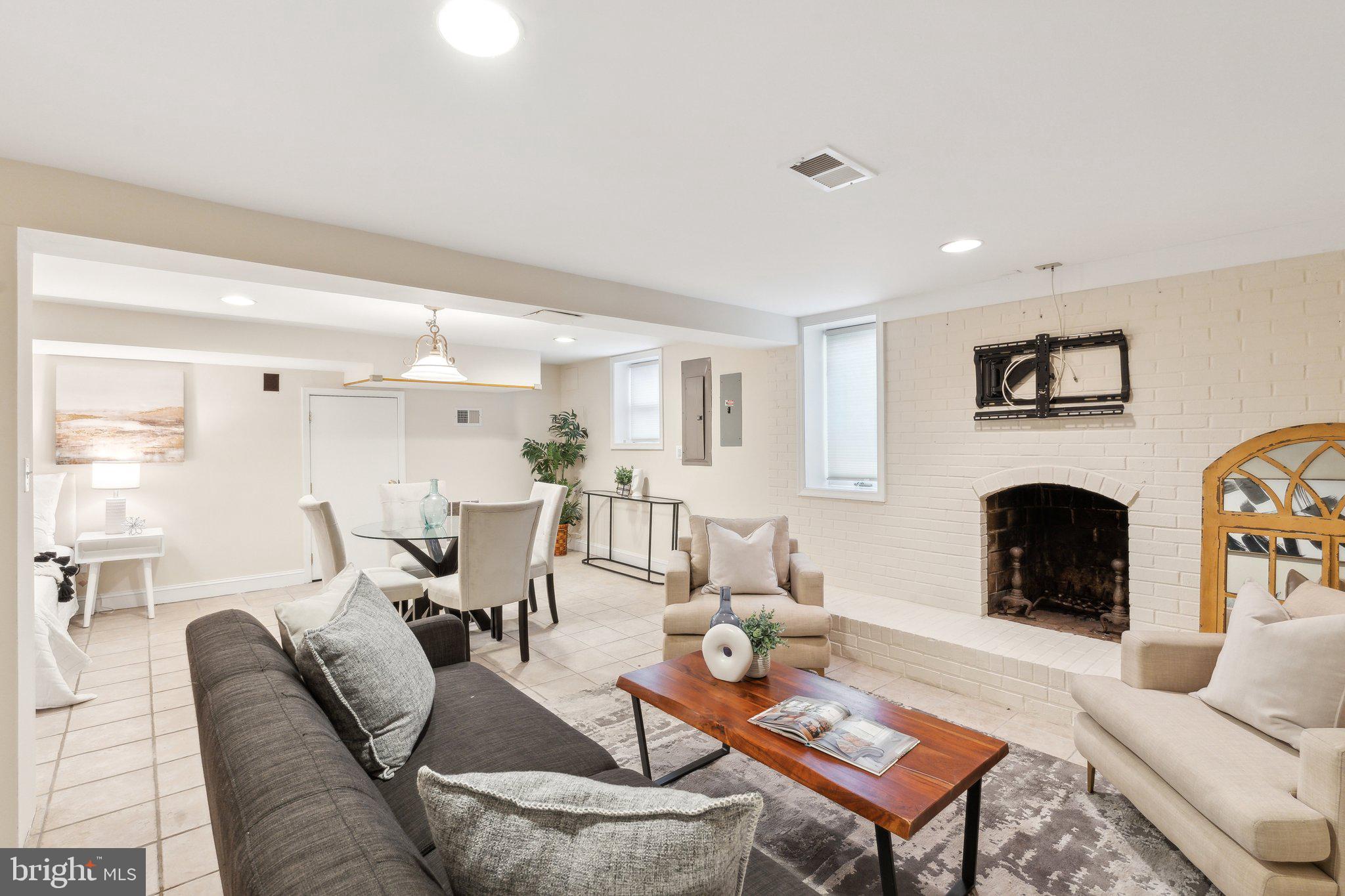 CRESTON - Residential