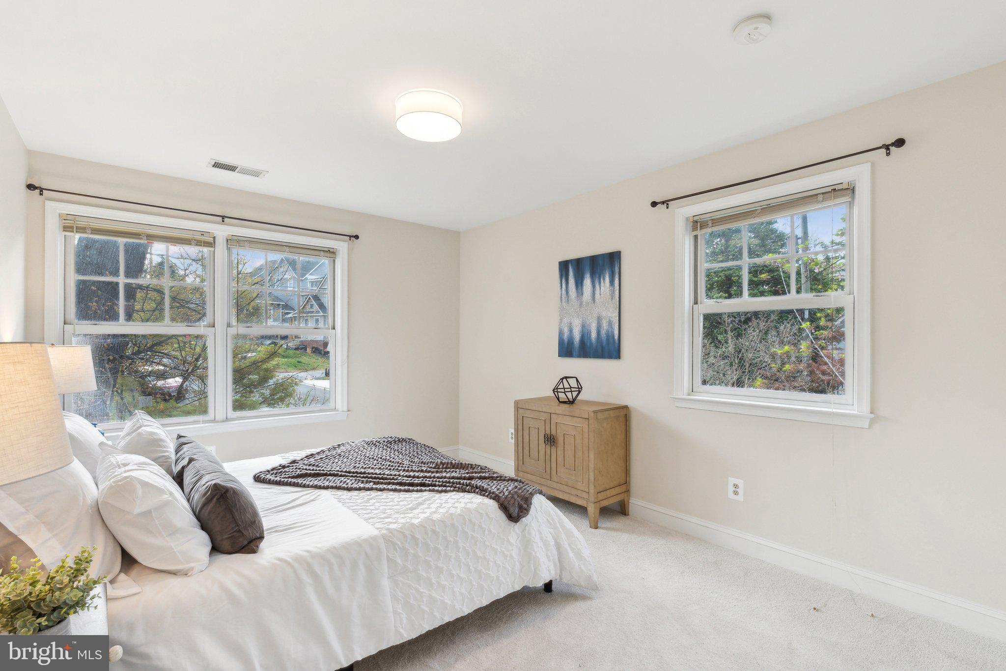 CRESTON - Residential