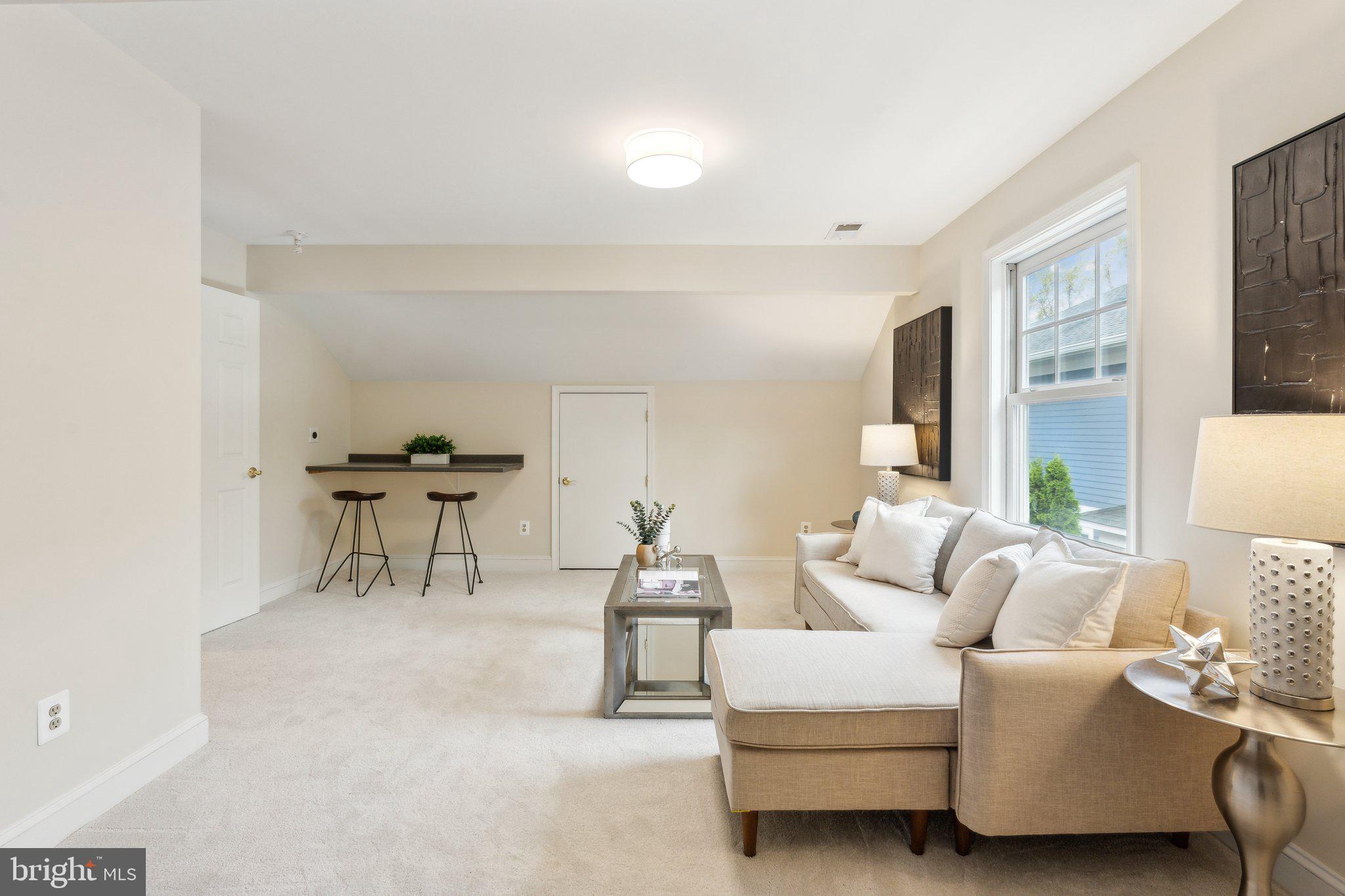 CRESTON - Residential