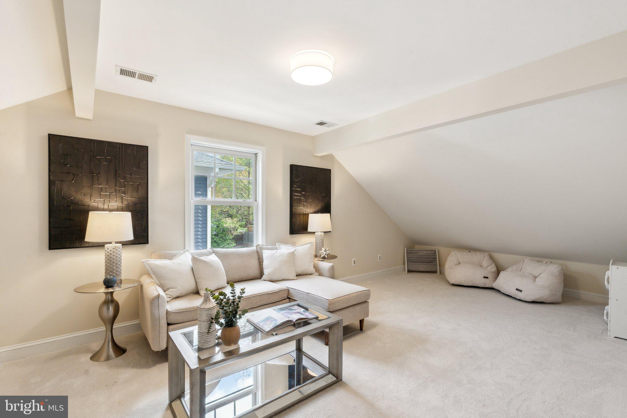 CRESTON - Residential