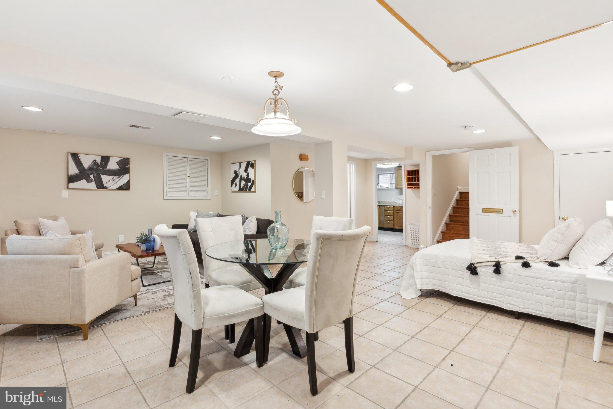 CRESTON - Residential