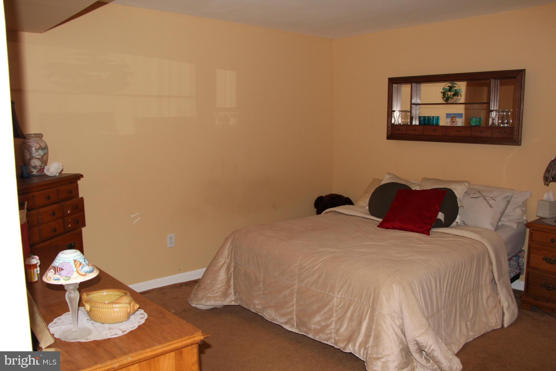 GREENS AT ROCK GLENN - Residential Lease